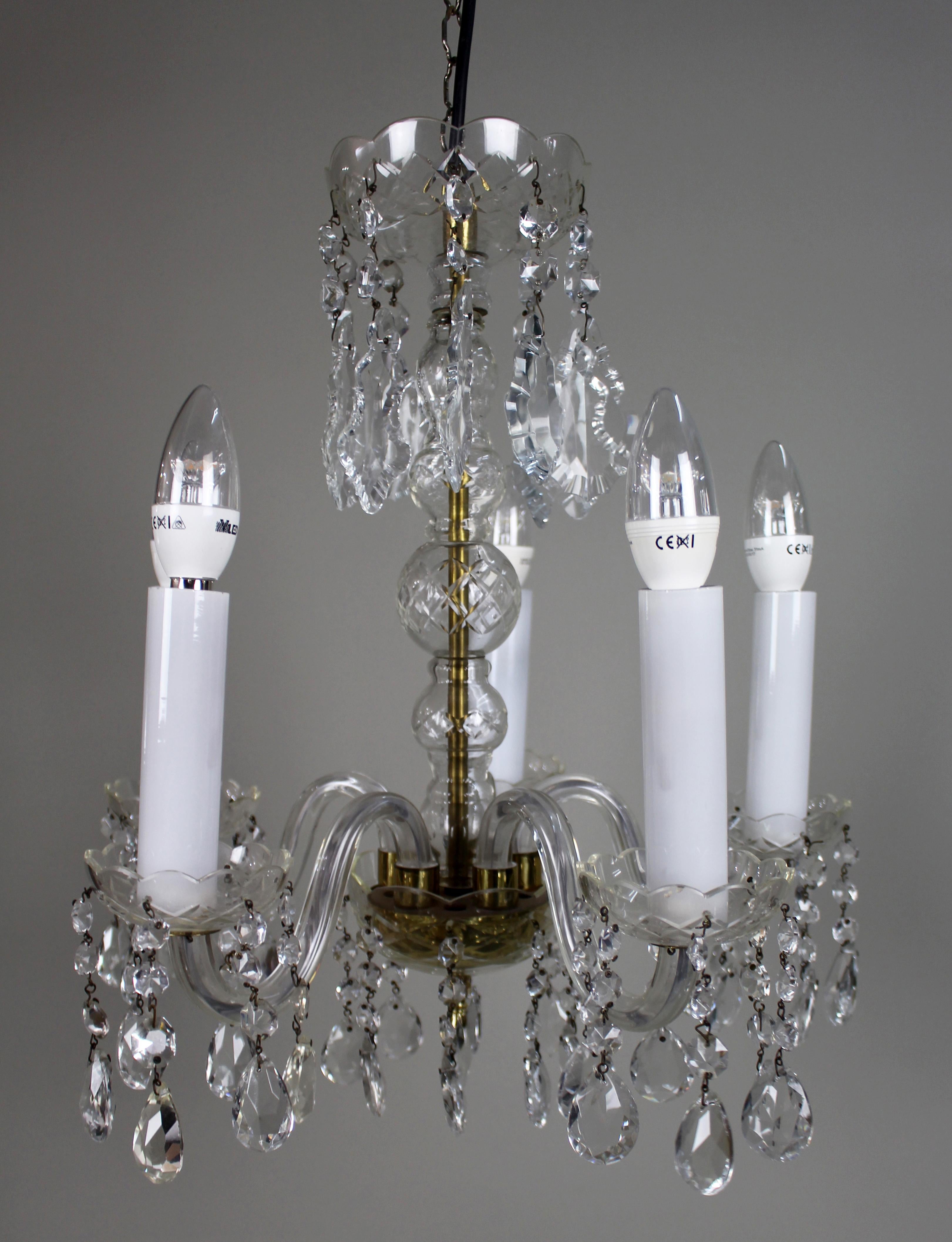 20ième siècle Mid-20th Century French Style 5-Arm Cut Glass and Crystal Chandelier en vente