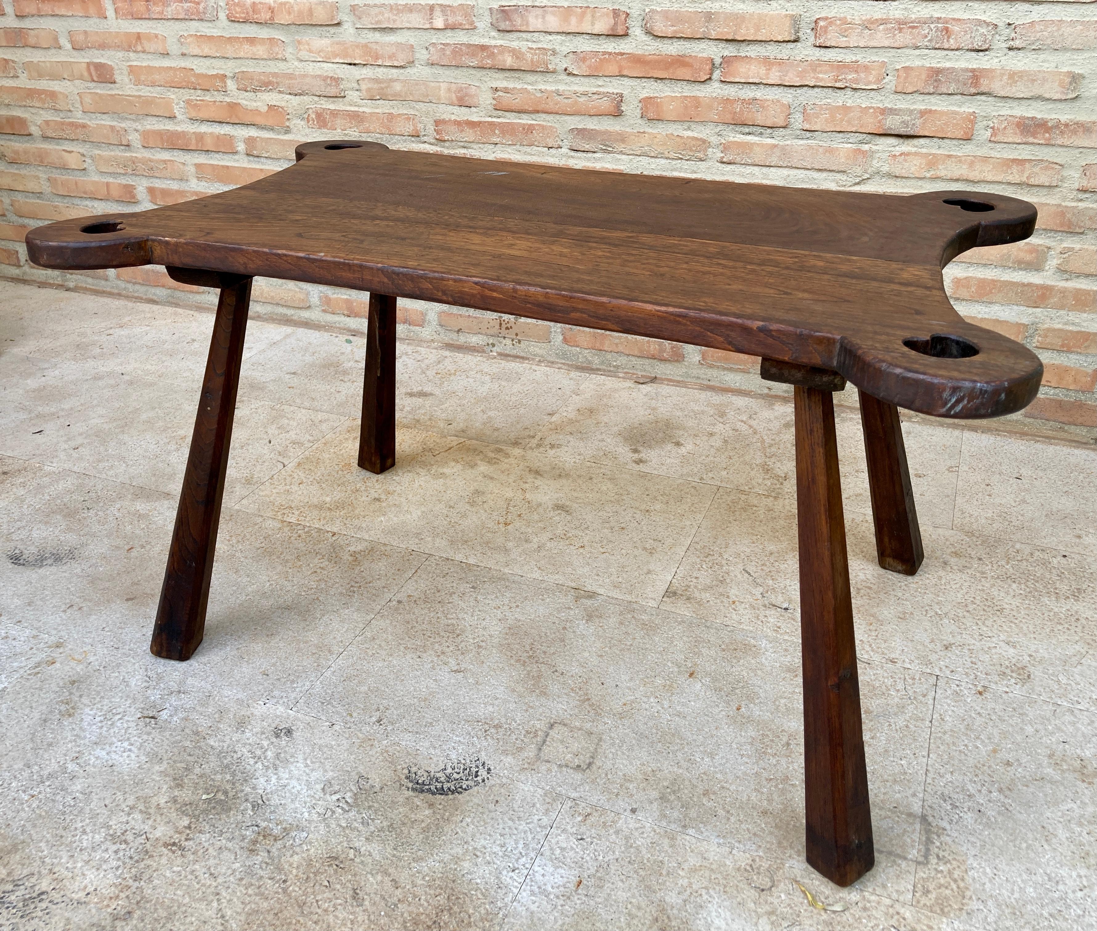Mid-Century Modern Table d'appoint rustique en bois du milieu du XXe siècle, France, années 1960 en vente