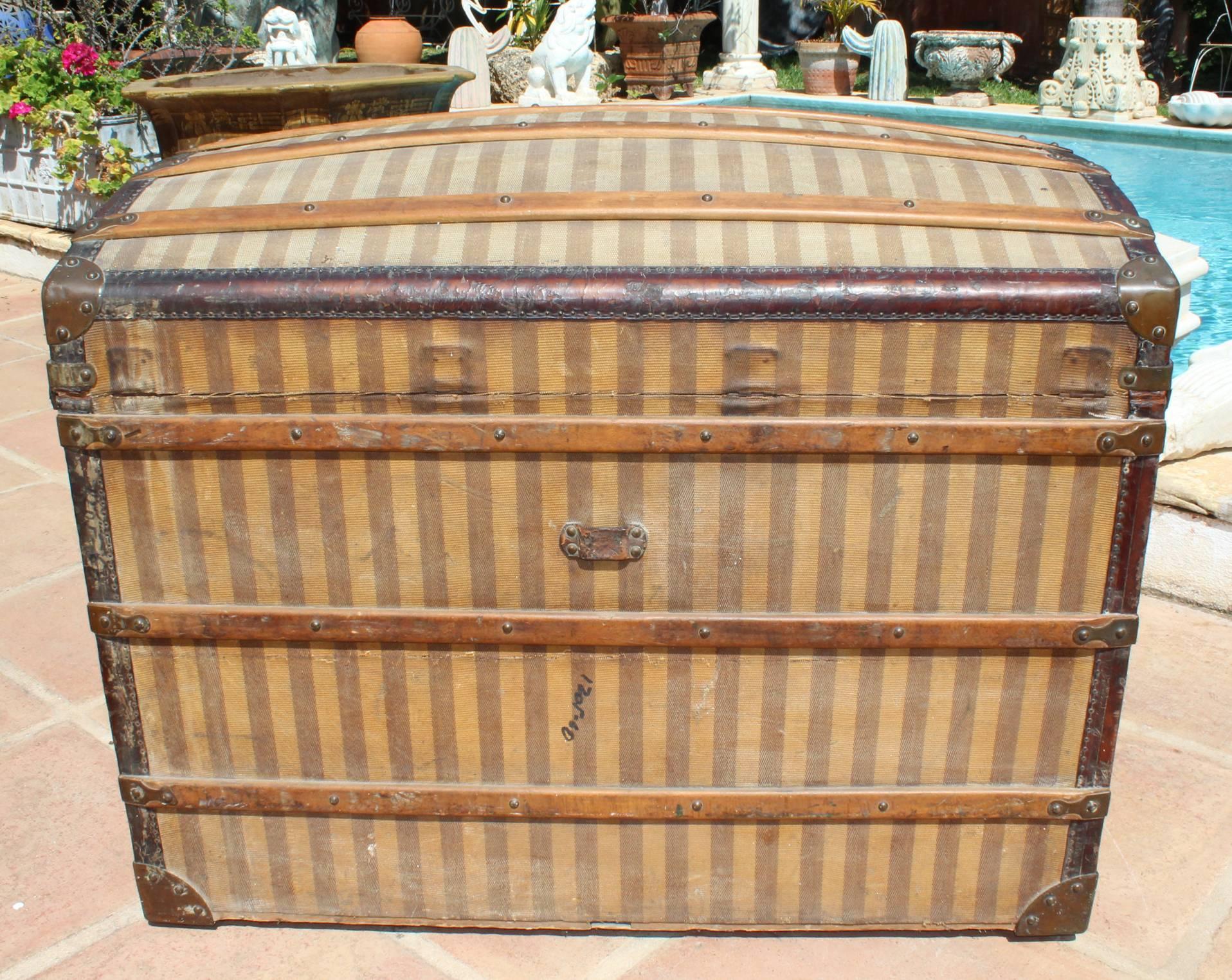 Mid-20th Century French Wooden Stripe Upholstered Travel Trunk 6