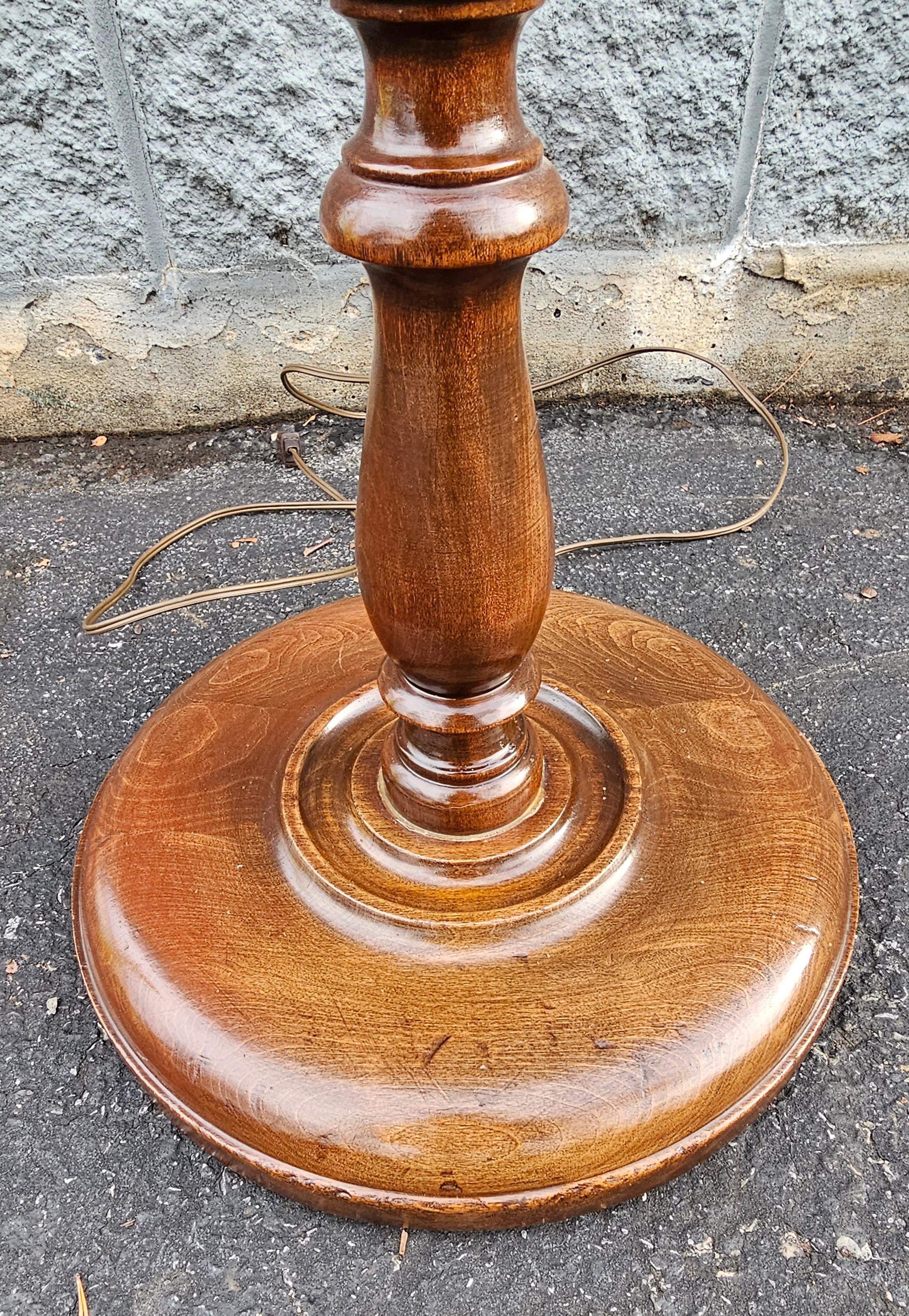 Mid 20th Century Fruitwood Spindle Two-Light Floor Lamp For Sale 4
