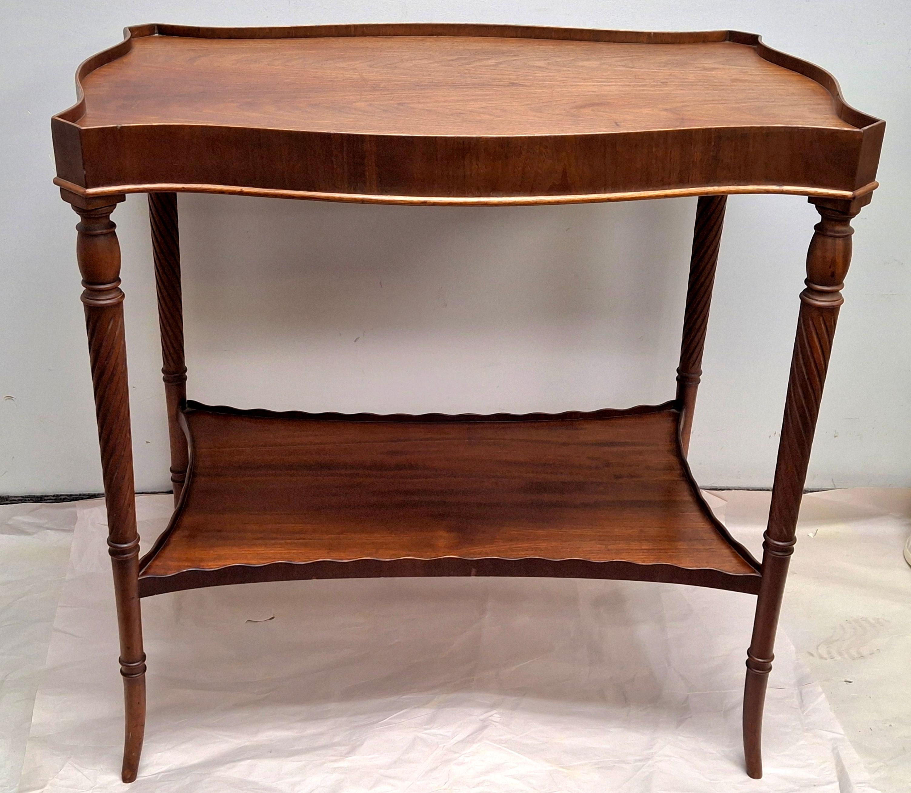 Américain Mid 20th Century Georgian Style Mahogany Two Tier Galleried Side Table (a) Gallery en vente