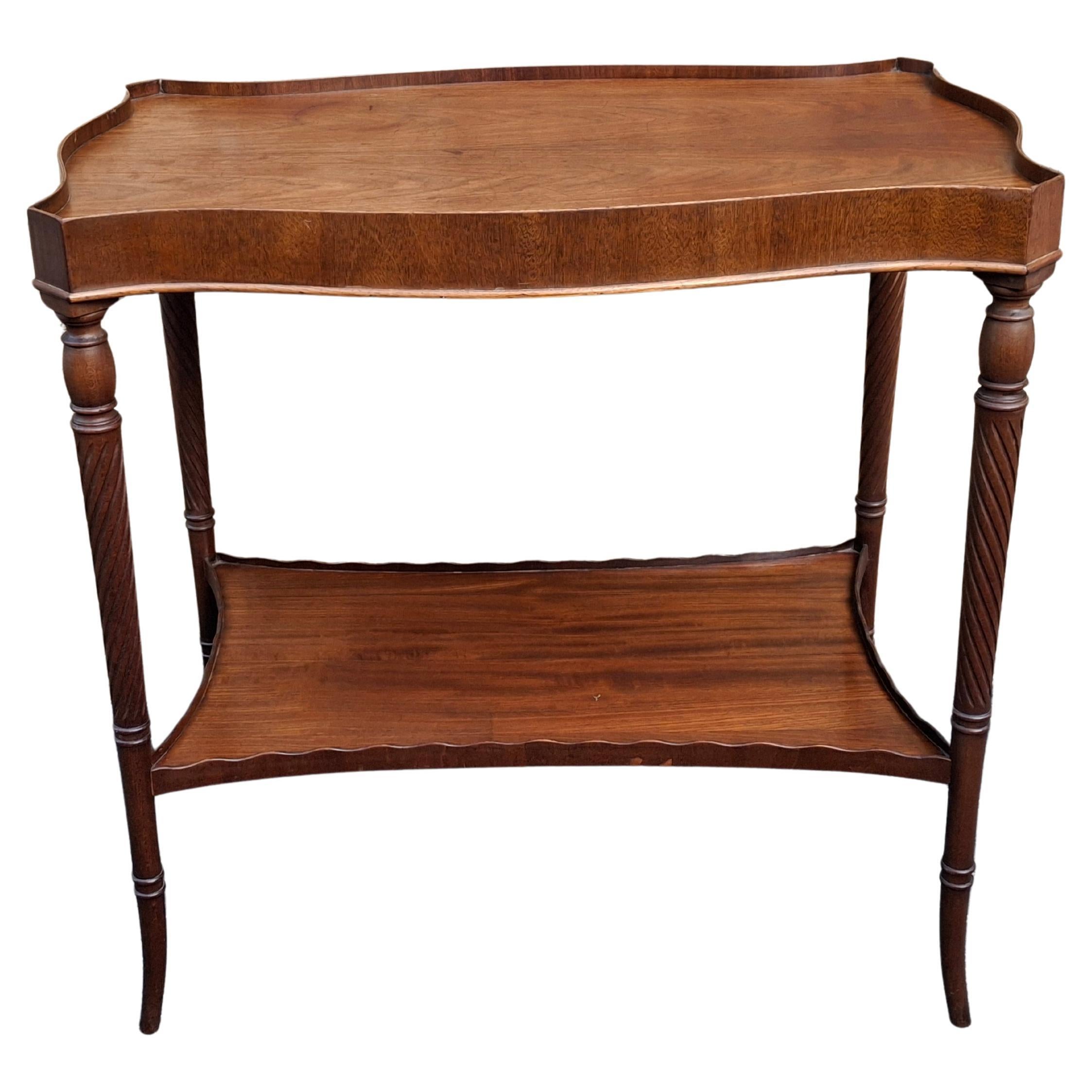 Mid 20th Century Georgian Style Mahogany Two Tier Galleried Side Table (a) Gallery en vente