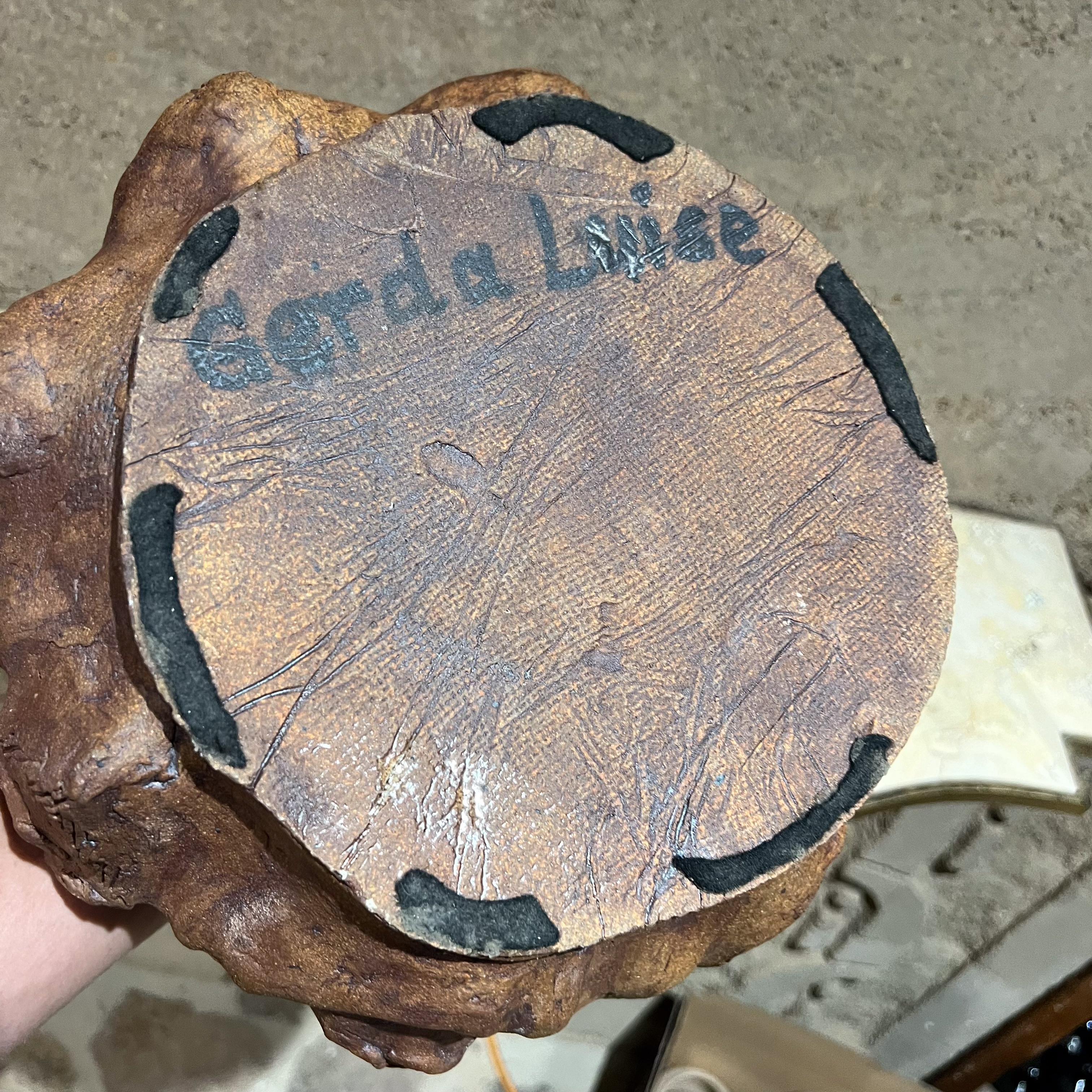 Poteries Vase en poterie d'art à visages de GERDA Luise, milieu du 20e siècle en vente