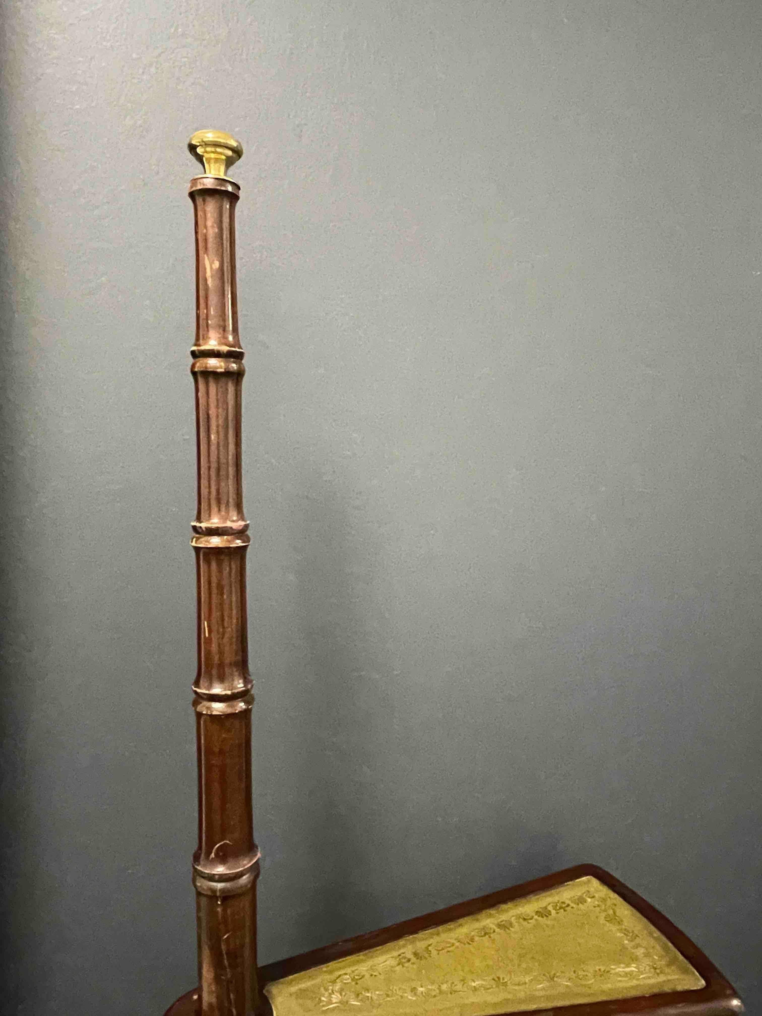 Mid-20th Century German Carved Wood and Leather Spiral Step Library Ladder In Good Condition In Nuernberg, DE