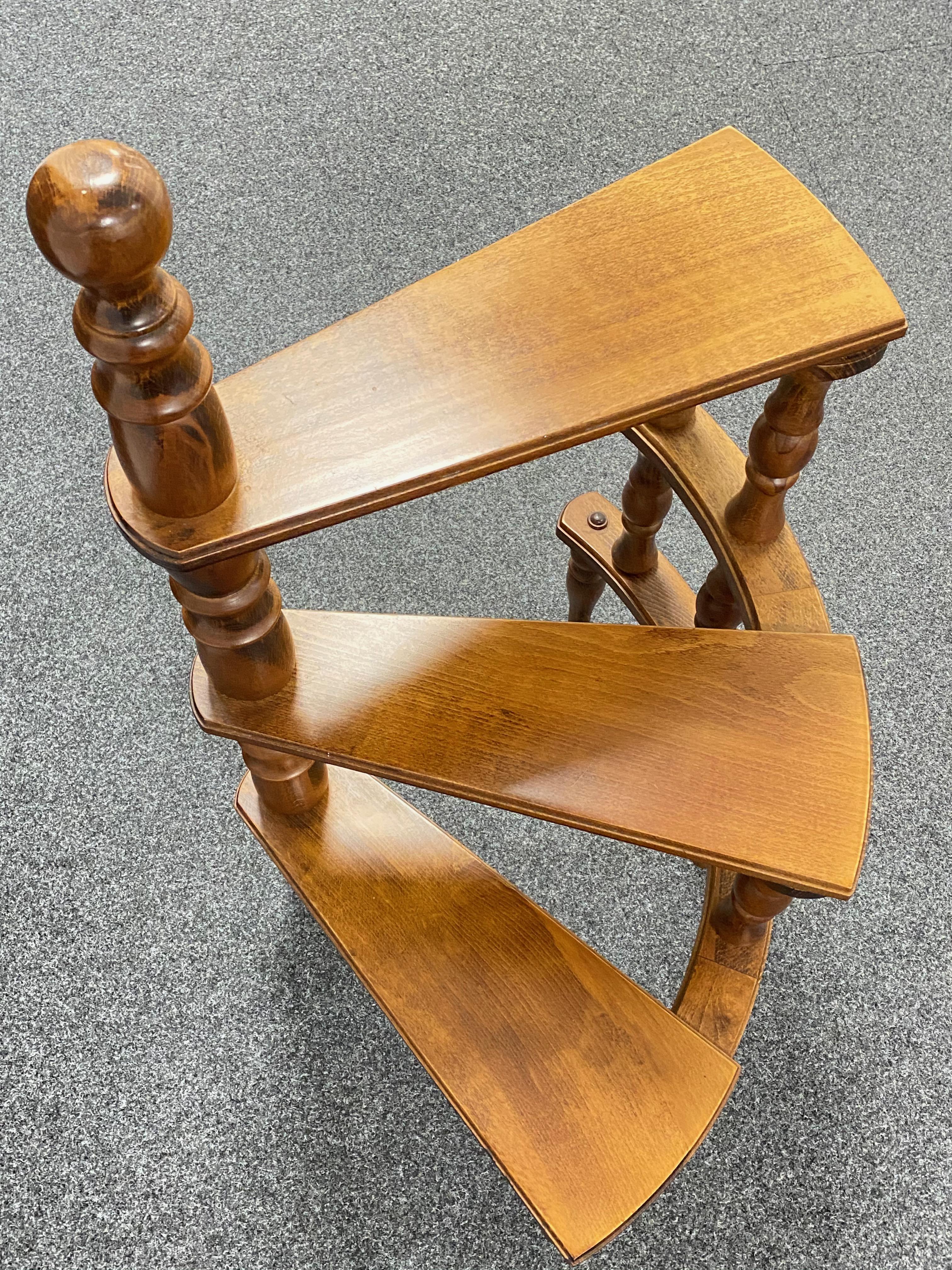 Mid-20th Century German Carved Wood Spiral Step Library Ladder In Good Condition In Nuernberg, DE