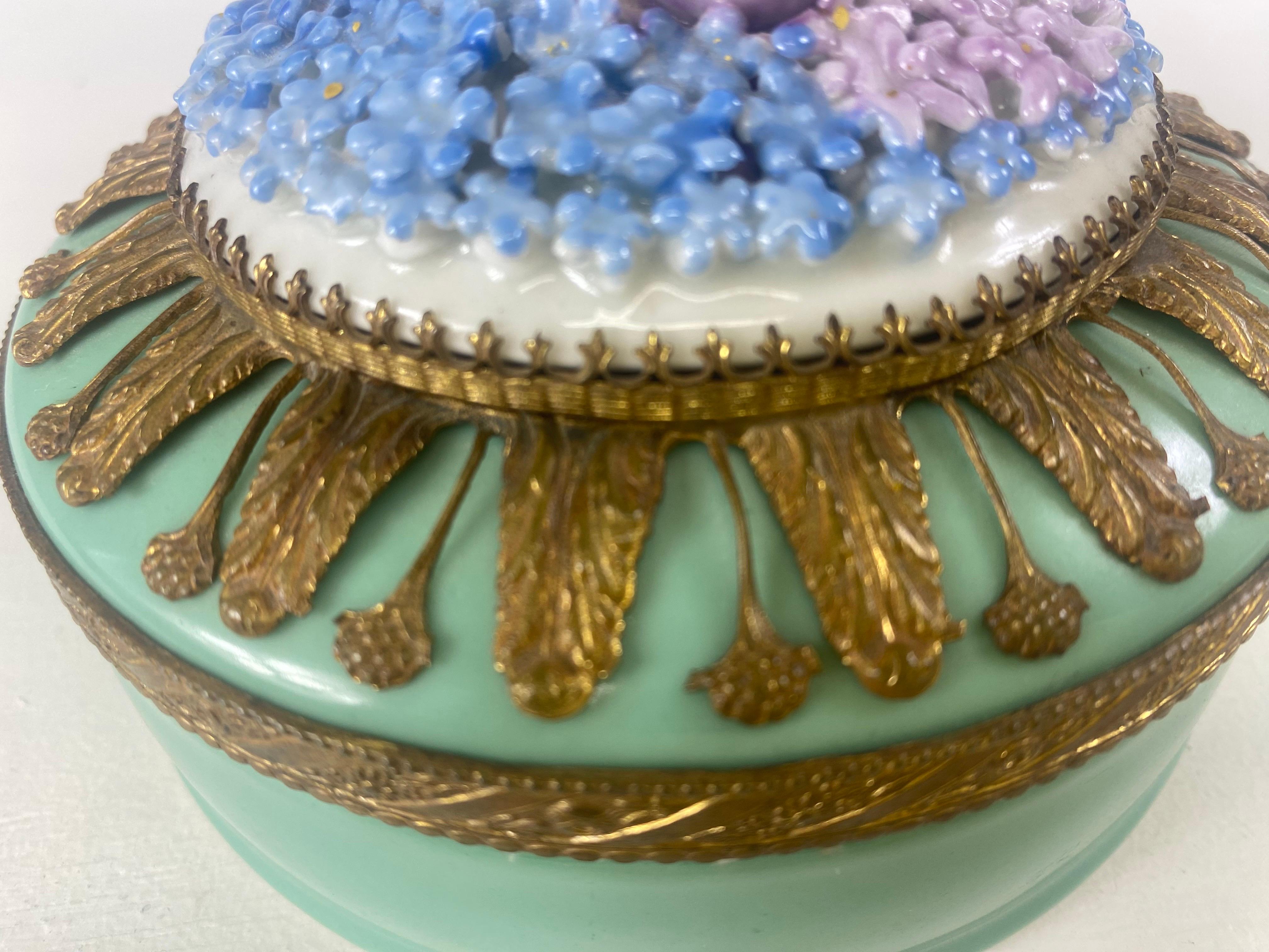 Mid 20th century German porcelain and bronze trinket box. For Sale 3