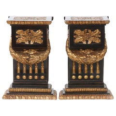 Mesas auxiliares / de pedestal de bronce dorado de mediados del siglo XX