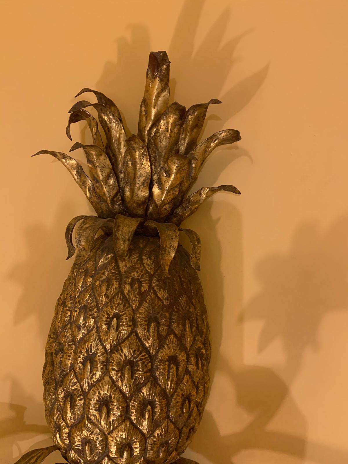 Mid-20th Century Gilt Metal Pineapple Four-Arm Sconce For Sale 8