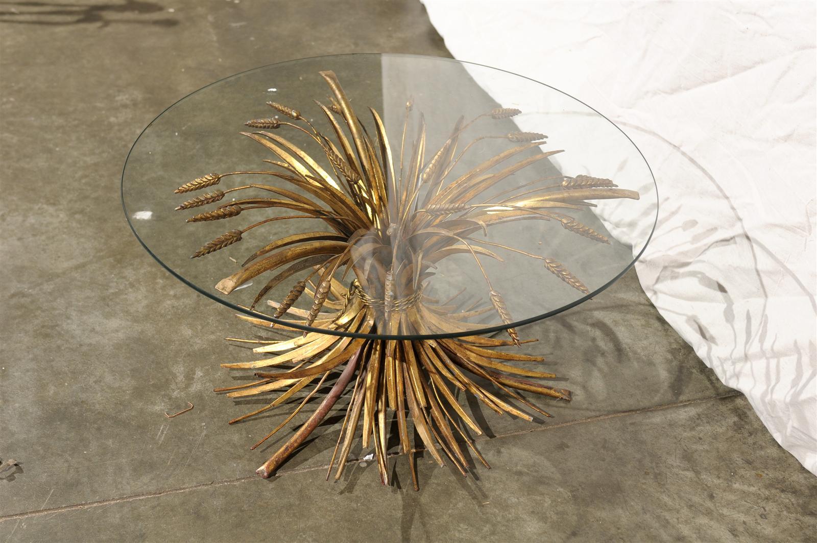 Mid-20th Century Gilt Metal Sheaf of Wheat Coffee Table with Round Glass Top In Good Condition In Atlanta, GA