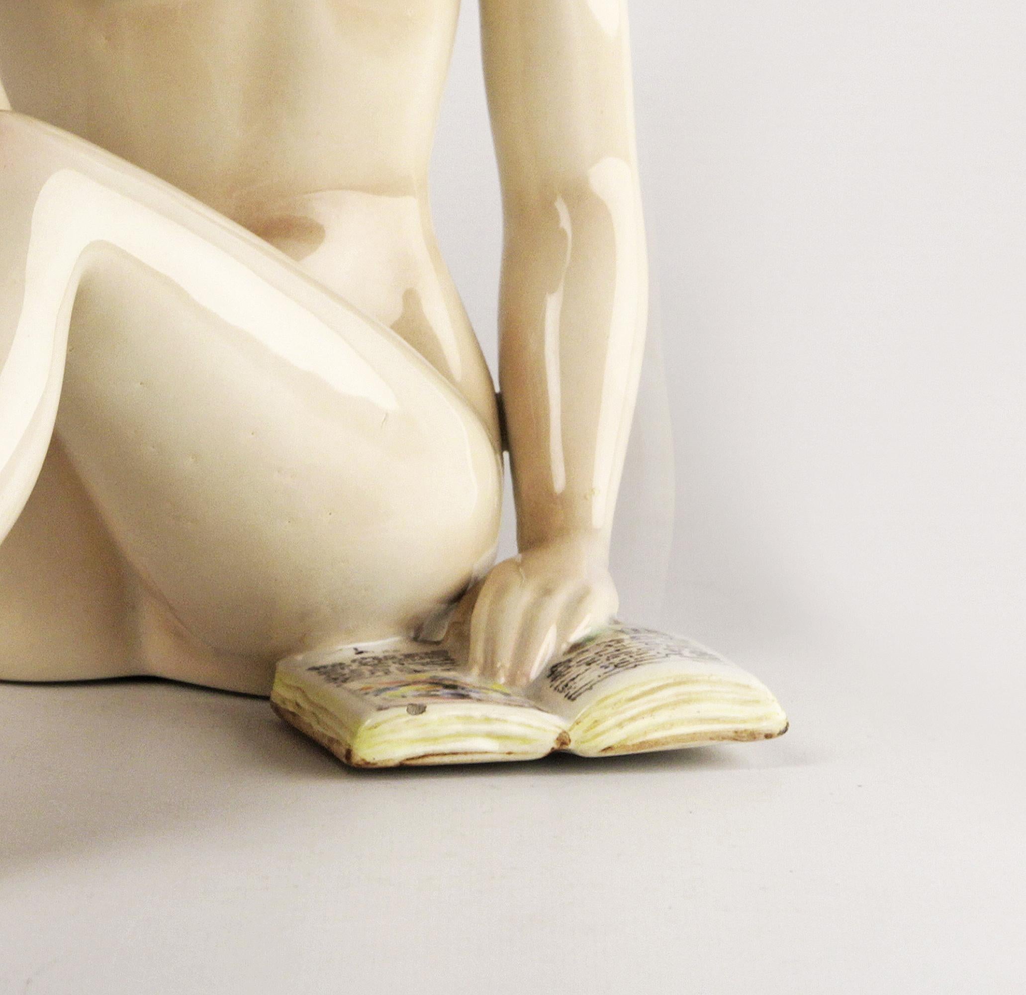 Escultura de mujer desnuda de cerámica esmaltada de mediados del siglo XX procedente de Turín, Italia Cerámico en venta