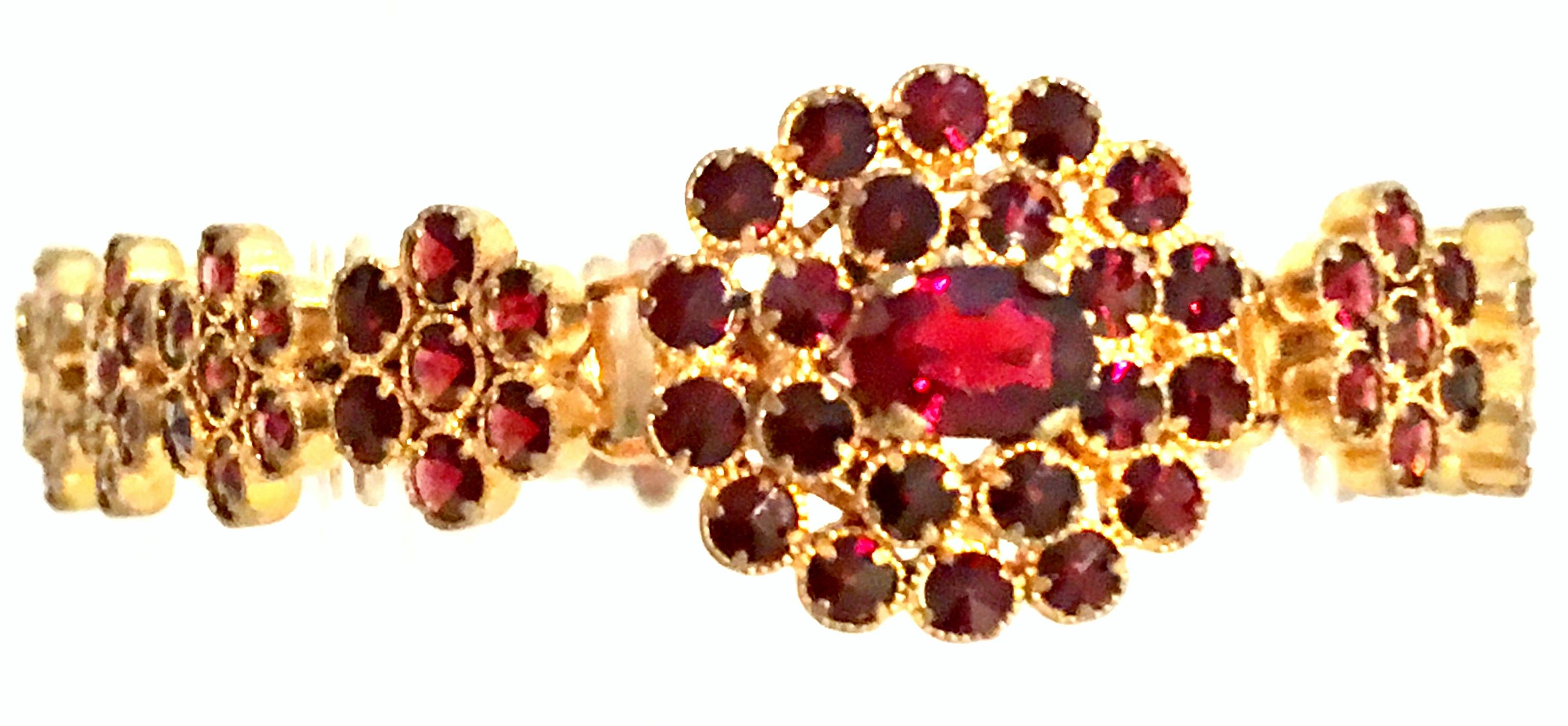 Women's or Men's Mid-20th Century Gold & Natural Rose Cut Garnet Link Bracelet