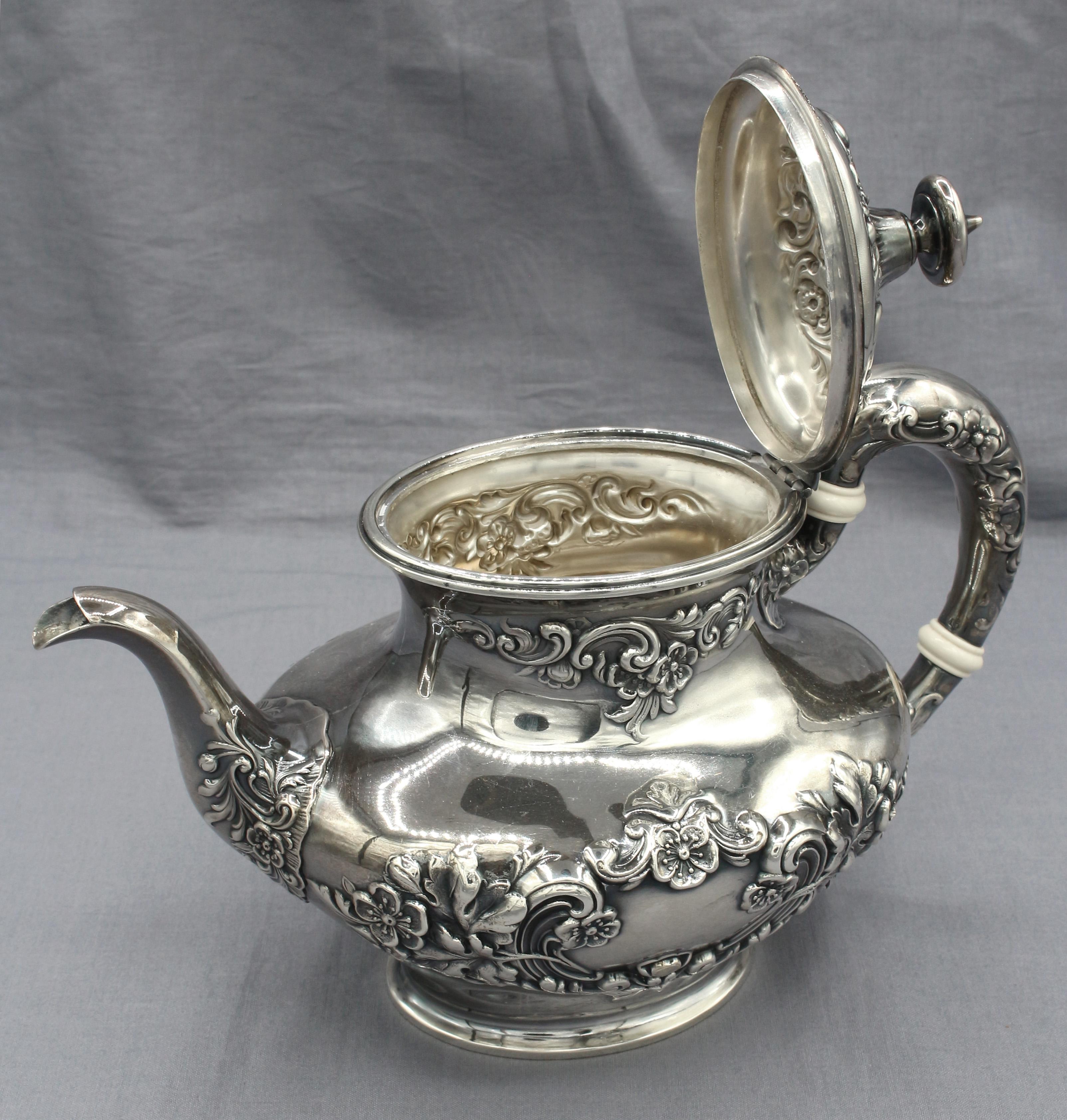 Servicio de té y café de 4 piezas Gorham de plata de ley de mediados del siglo XX Rococó en venta