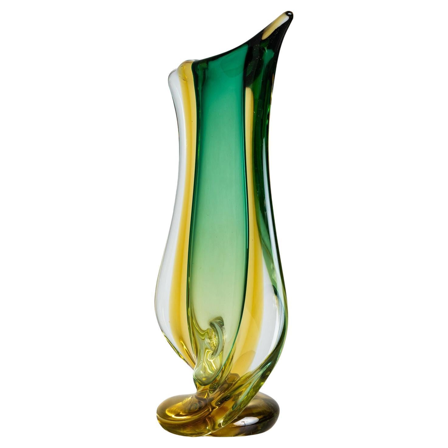 Vase en verre vert du milieu du XXe siècle par Seguso Vetri d'Arte, Italie