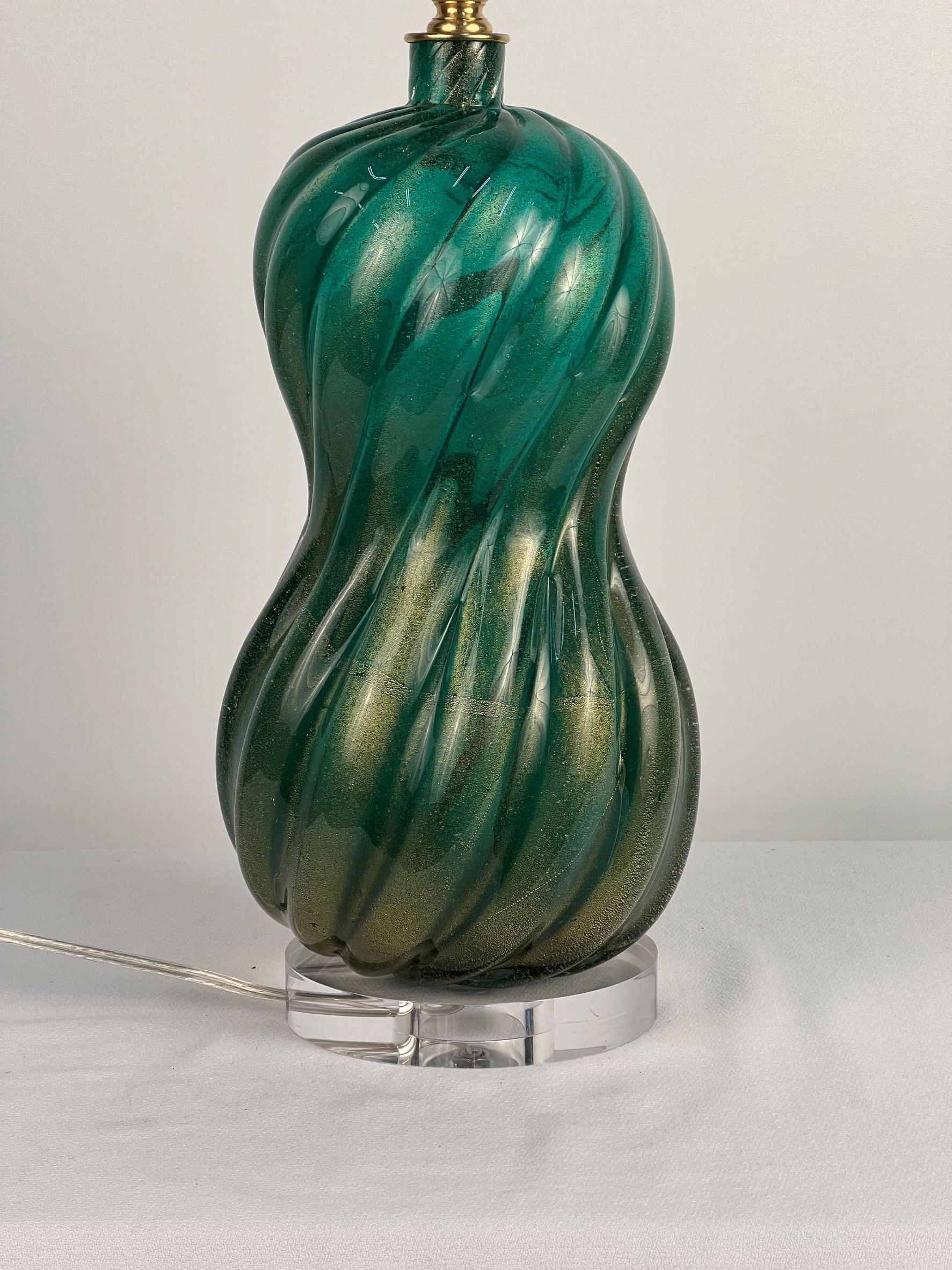 Mid 20th Century Green & Gold Murano Table Lamp In Good Condition In Denver, CO