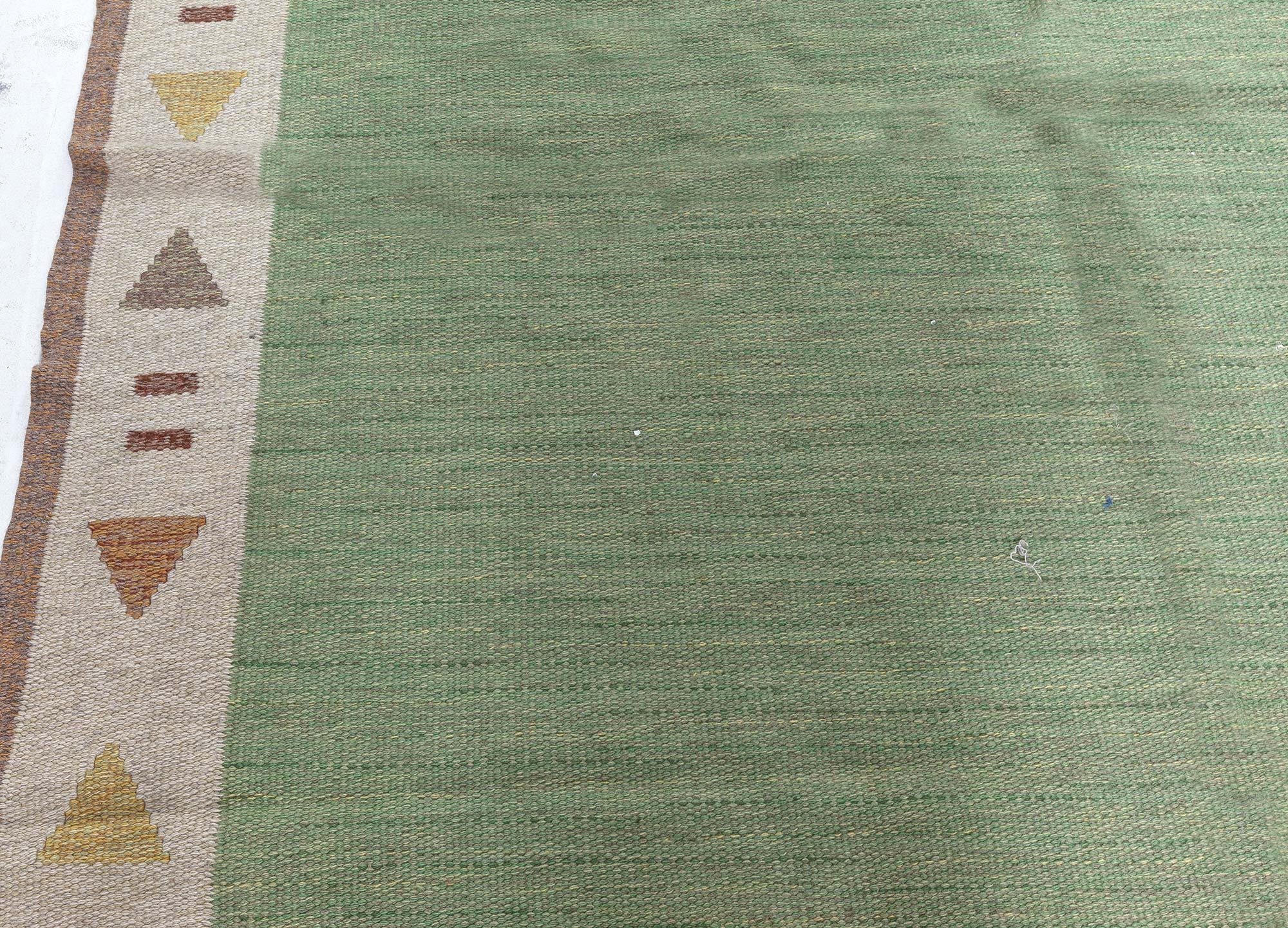 Mid-20th Century Green Swedish Flat-Woven Rug In Good Condition For Sale In New York, NY