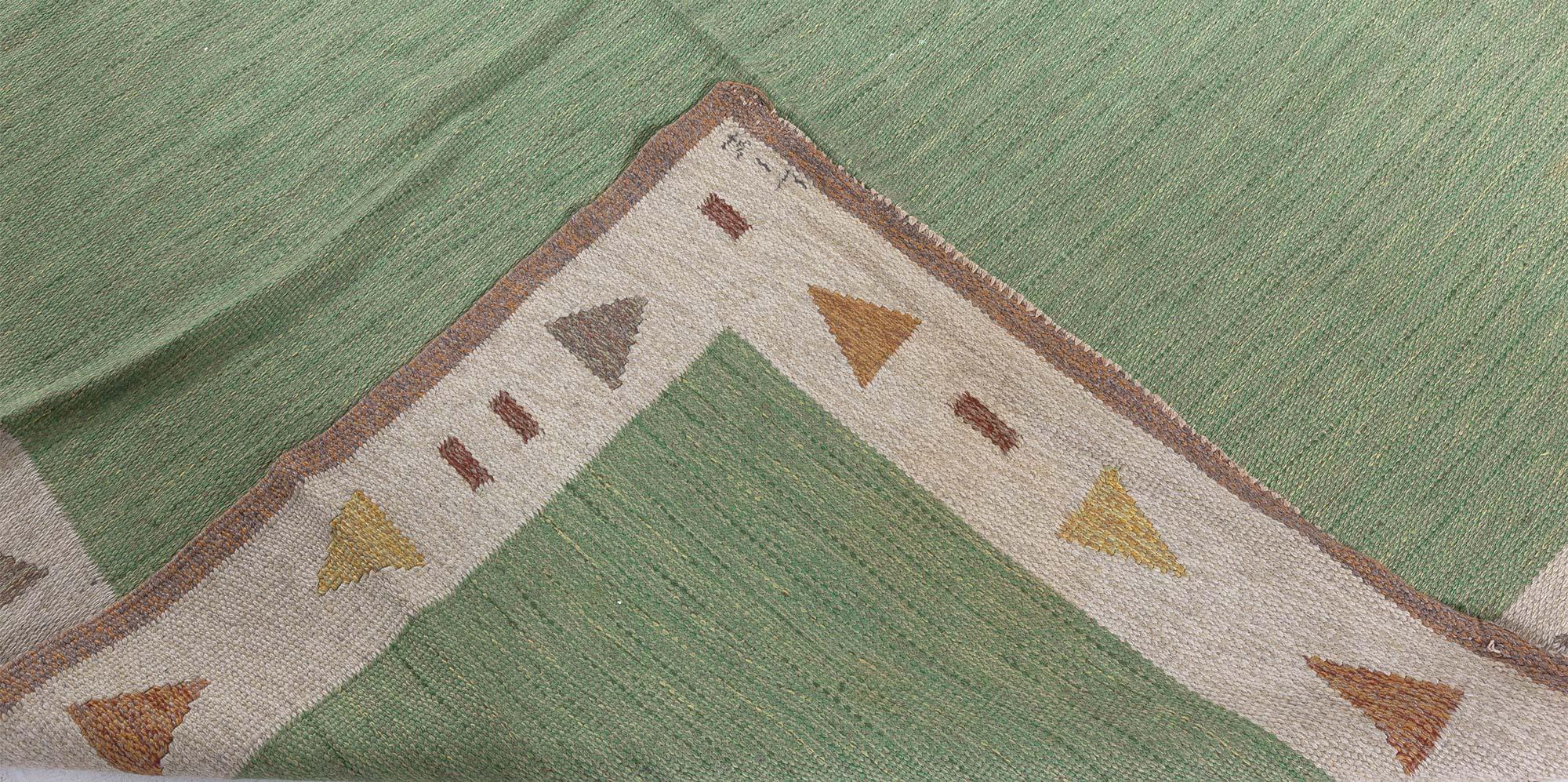Mid-20th Century Green Swedish Flat-Woven Rug For Sale 3