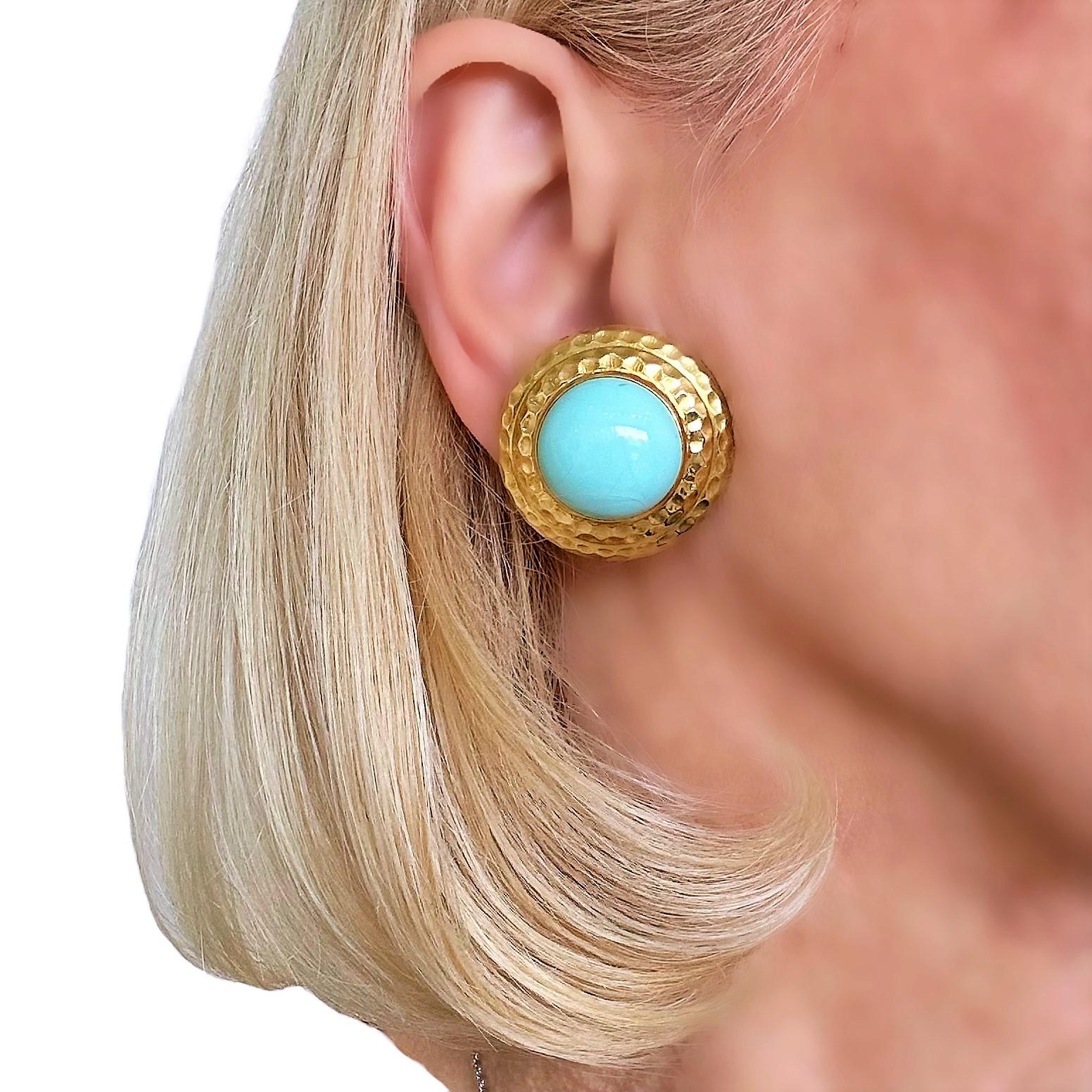 Mid-20th Century Hammered 18K Yellow Gold and Turquoise Earrings 1
