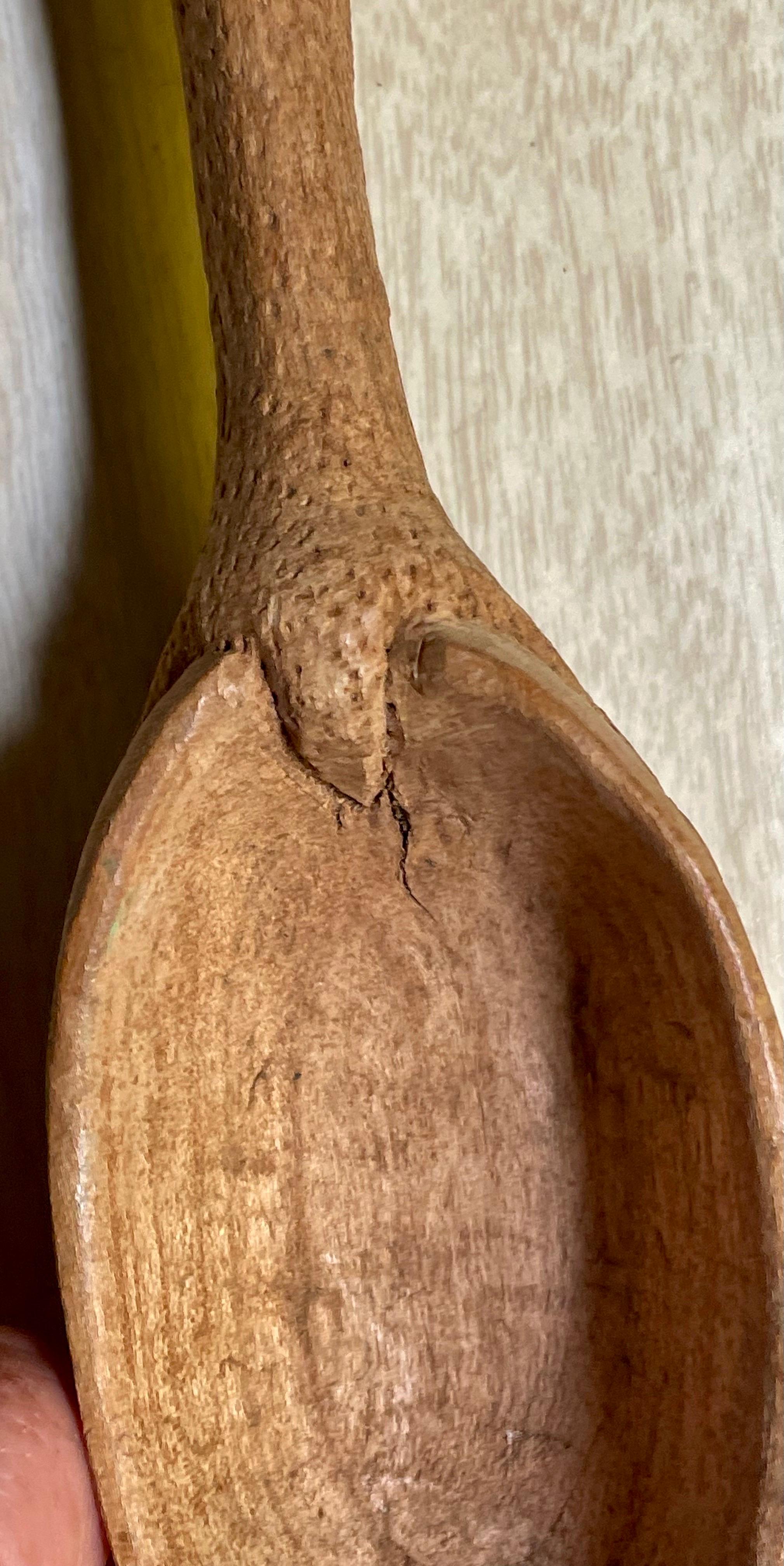 Cuchara y tenedor de ensalada franceses de mediados del siglo xx tallados a mano Pr Folk Art Claw en venta 5
