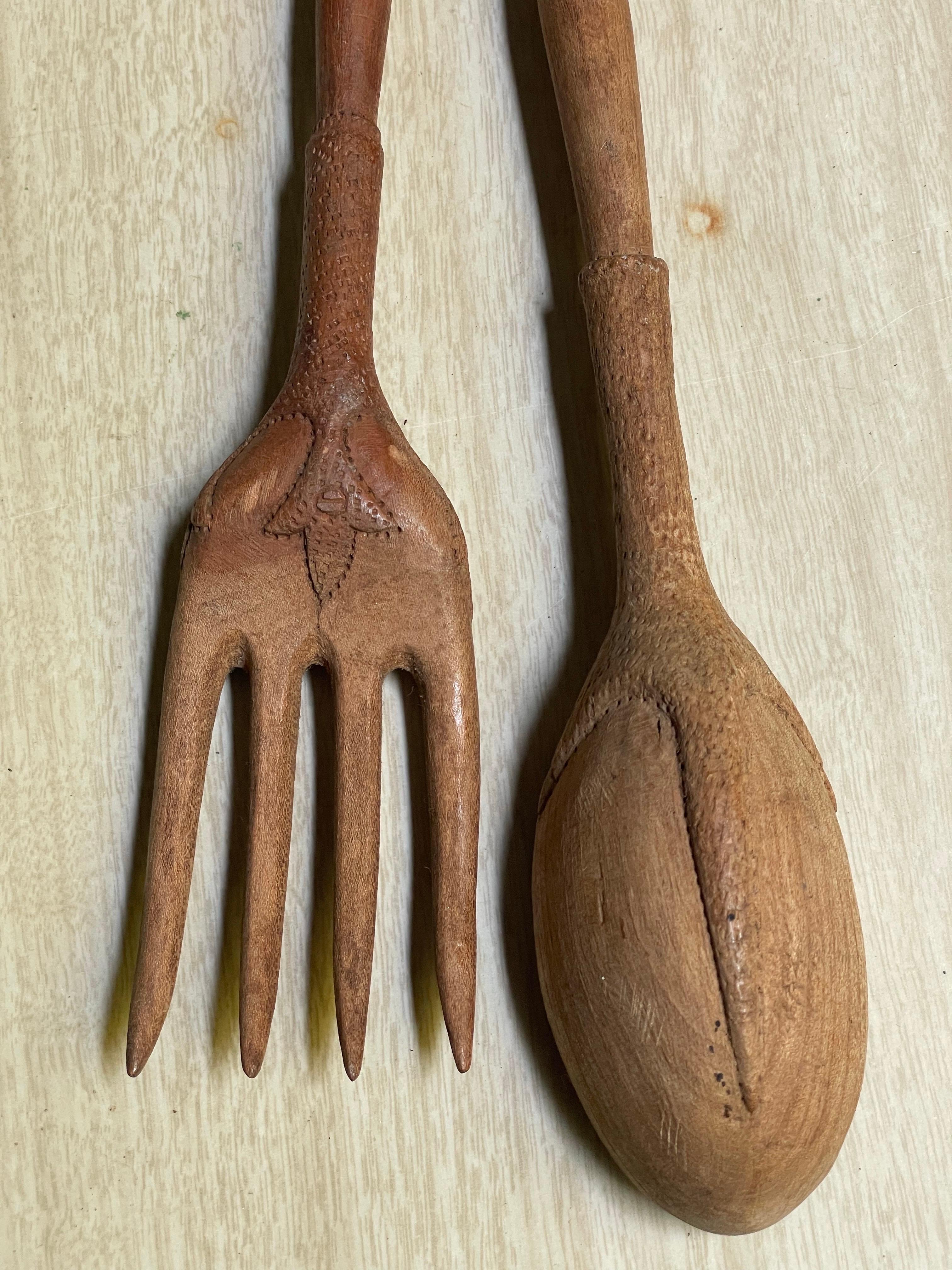 Cuchara y tenedor de ensalada franceses de mediados del siglo xx tallados a mano Pr Folk Art Claw en venta 6