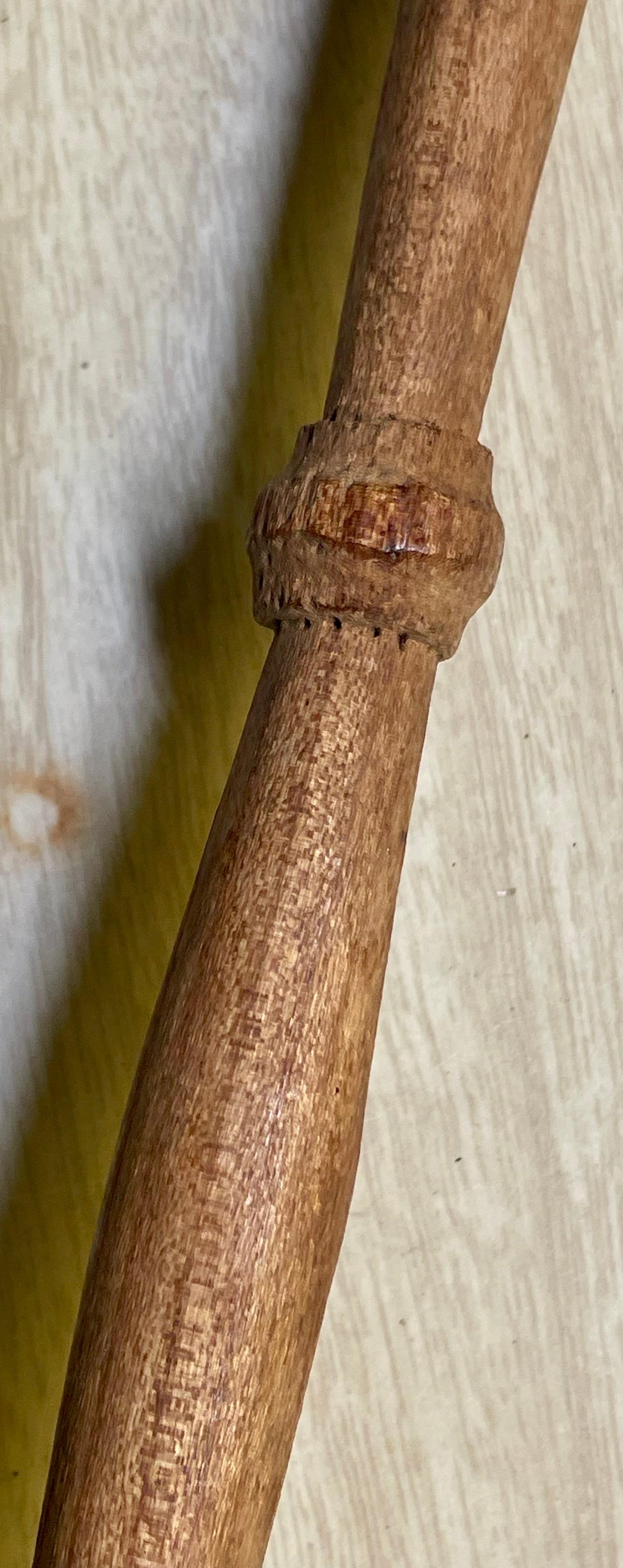Cuchara y tenedor de ensalada franceses de mediados del siglo xx tallados a mano Pr Folk Art Claw en venta 7