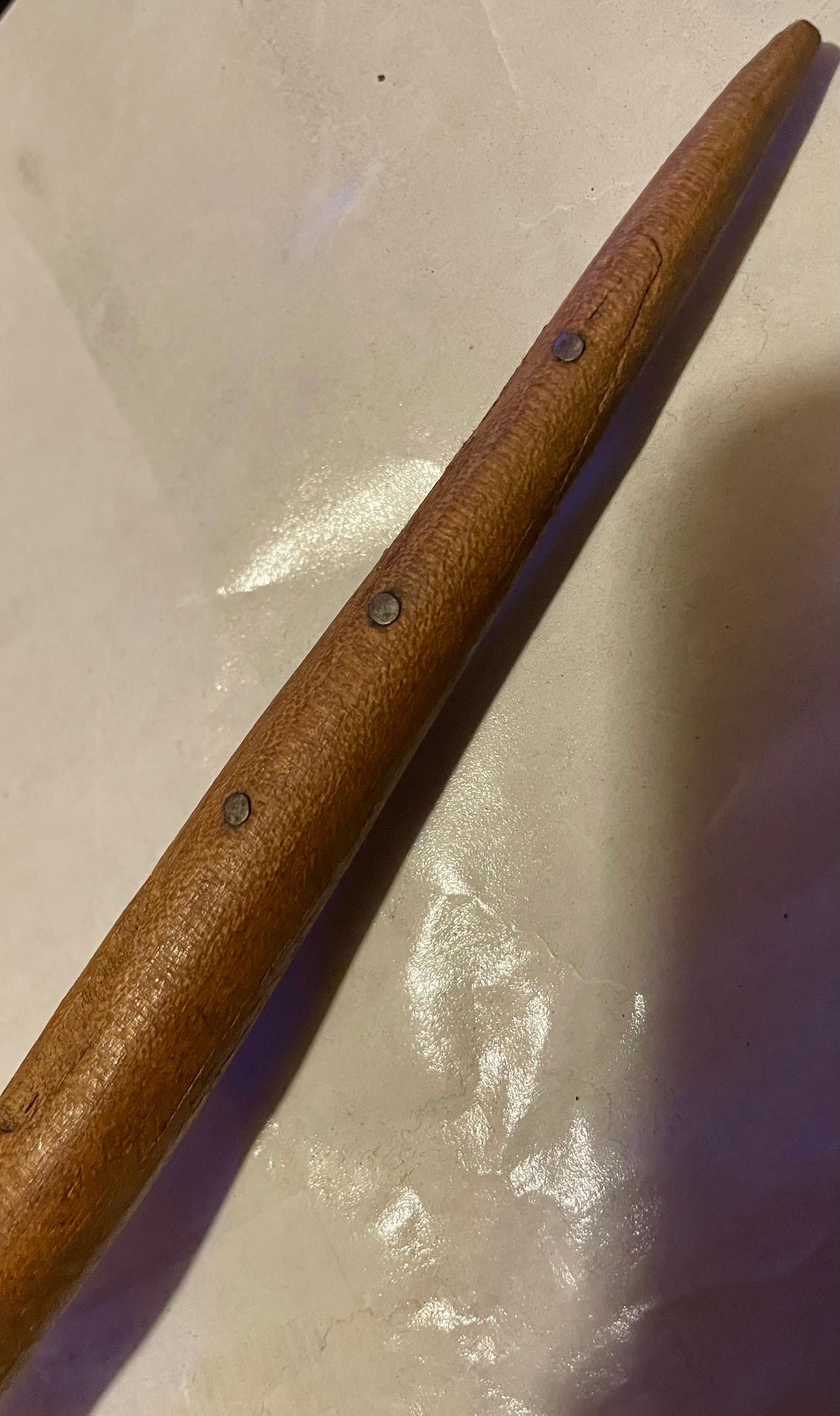 Cuchara y tenedor de ensalada franceses de mediados del siglo xx tallados a mano Pr Folk Art Claw en venta 11