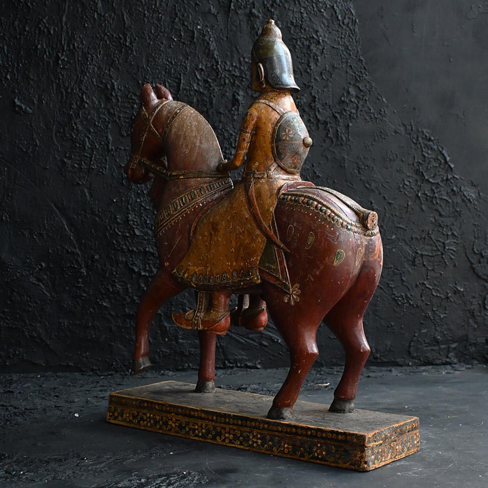 Mitte des 20. Jahrhunderts handgeschnitzte Indianerfigur im Angebot 7