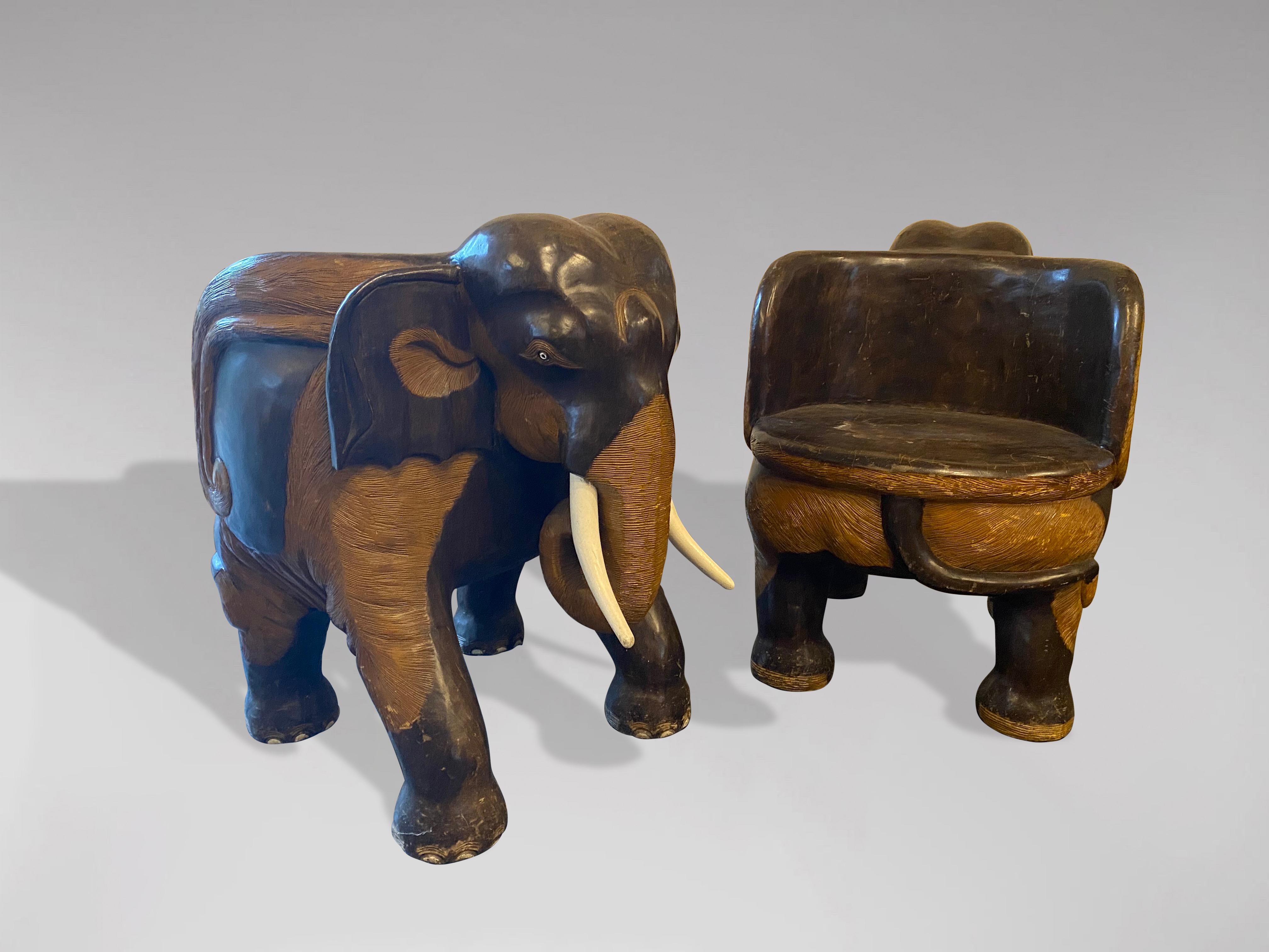 Mitte des 20. Jahrhunderts Hand geschnitzt Holz Elefant Esszimmer Set (Indisch) im Angebot