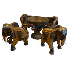 Juego de Comedor Elefante de Madera Tallada a Mano de Mediados del Siglo XX