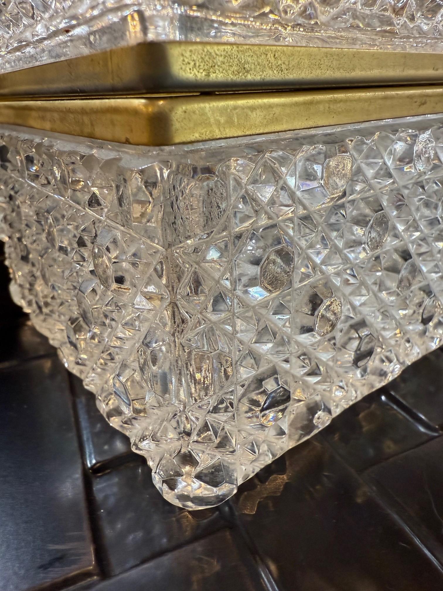 Boîte à bijoux en cristal de plomb taillé à la main du milieu du 20e siècle ou boîte à vêtements allemande en vente 4