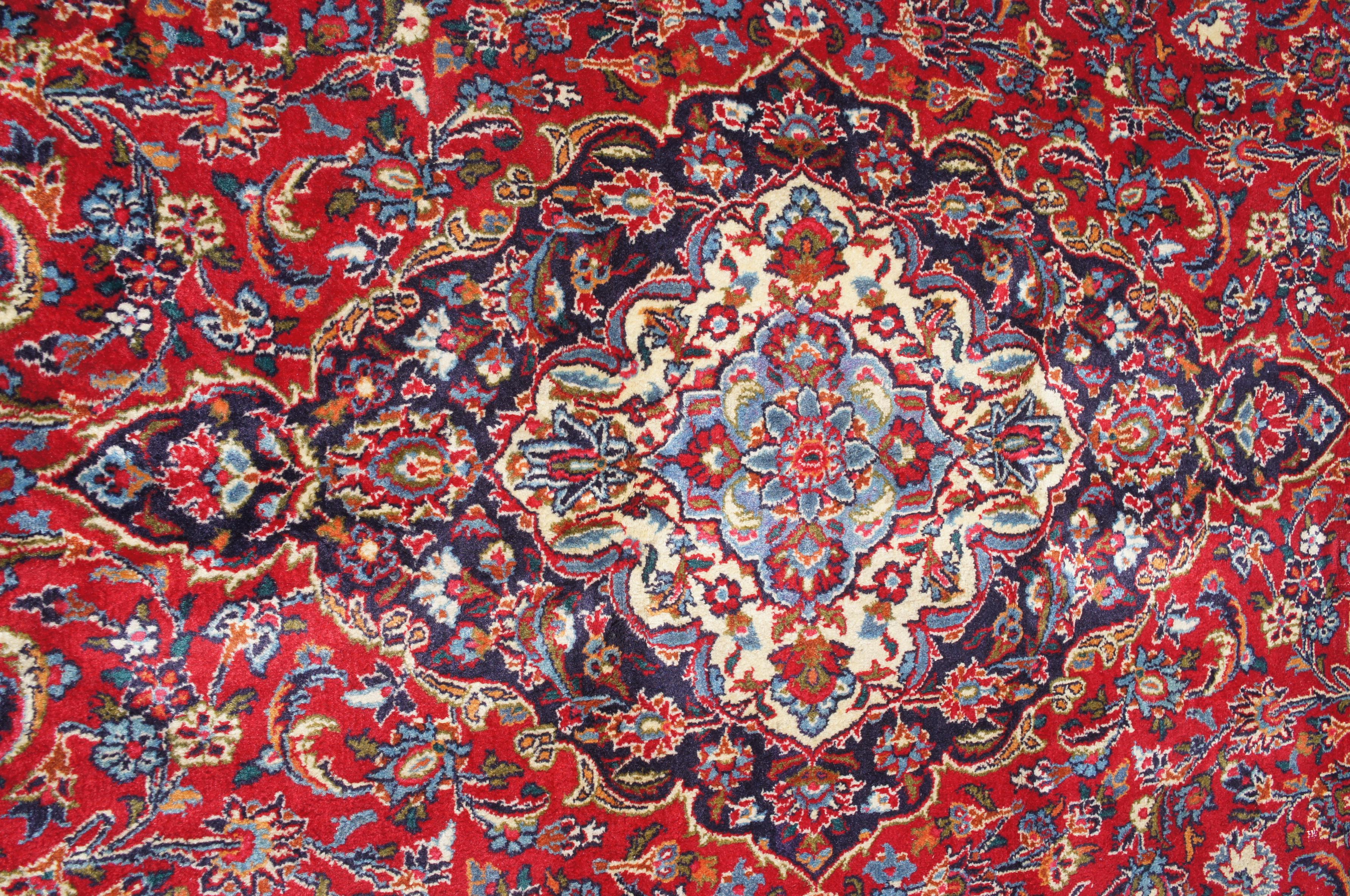 Mid-20th Century Hand Knotted Persian Keshan Wool Area Rug Blue Red In Good Condition For Sale In Dayton, OH