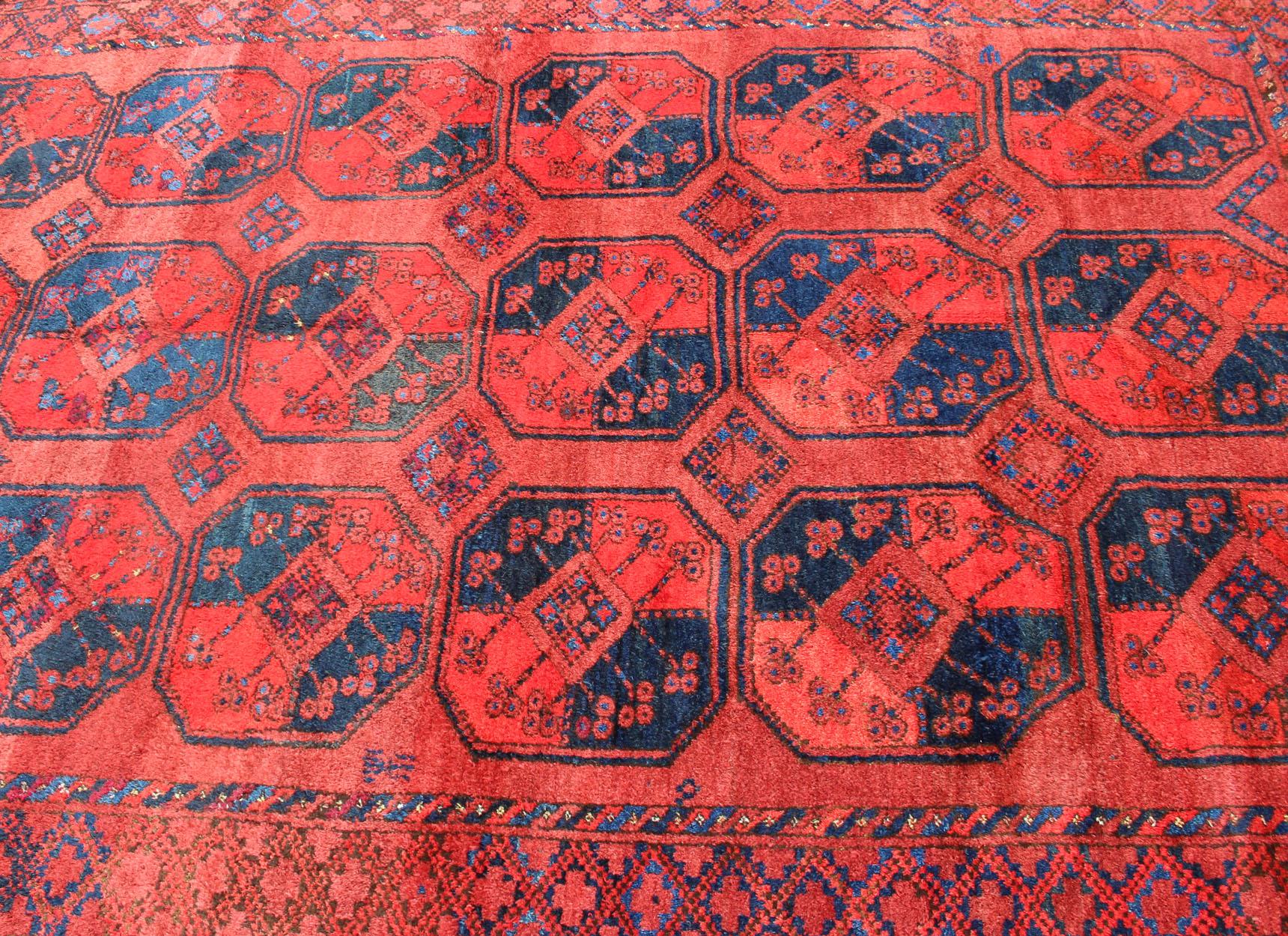 Milieu du XXe siècle Tapis Turkomen Ersari noué à la main en laine avec motifs Gul en vente 2