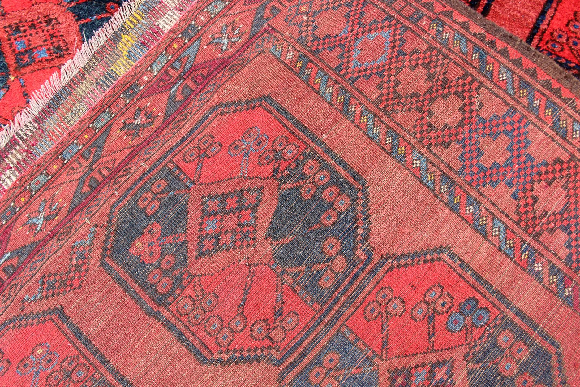 Milieu du XXe siècle Tapis Turkomen Ersari noué à la main en laine avec motifs Gul en vente 6