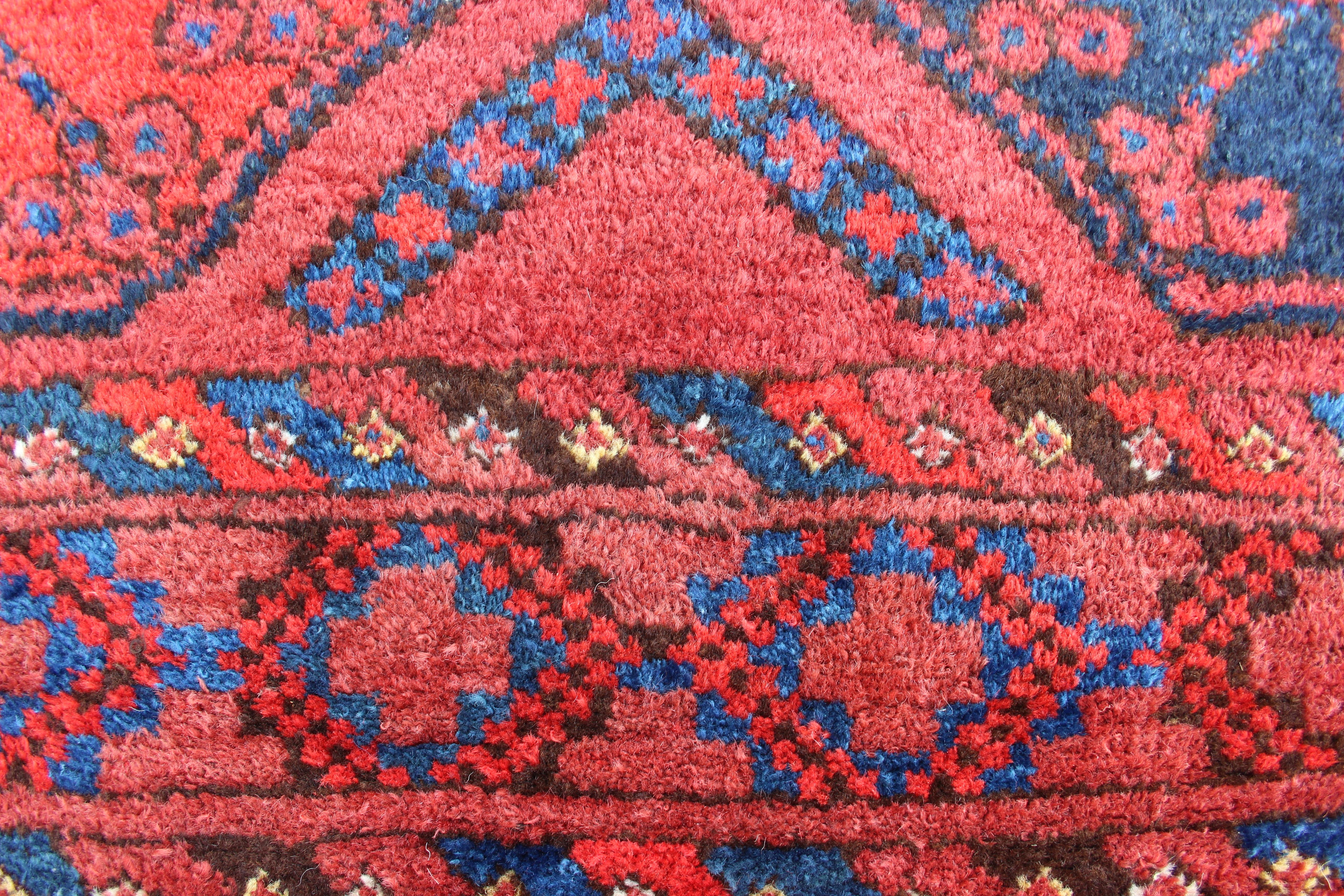 20ième siècle Milieu du XXe siècle Tapis Turkomen Ersari noué à la main en laine avec motifs Gul en vente