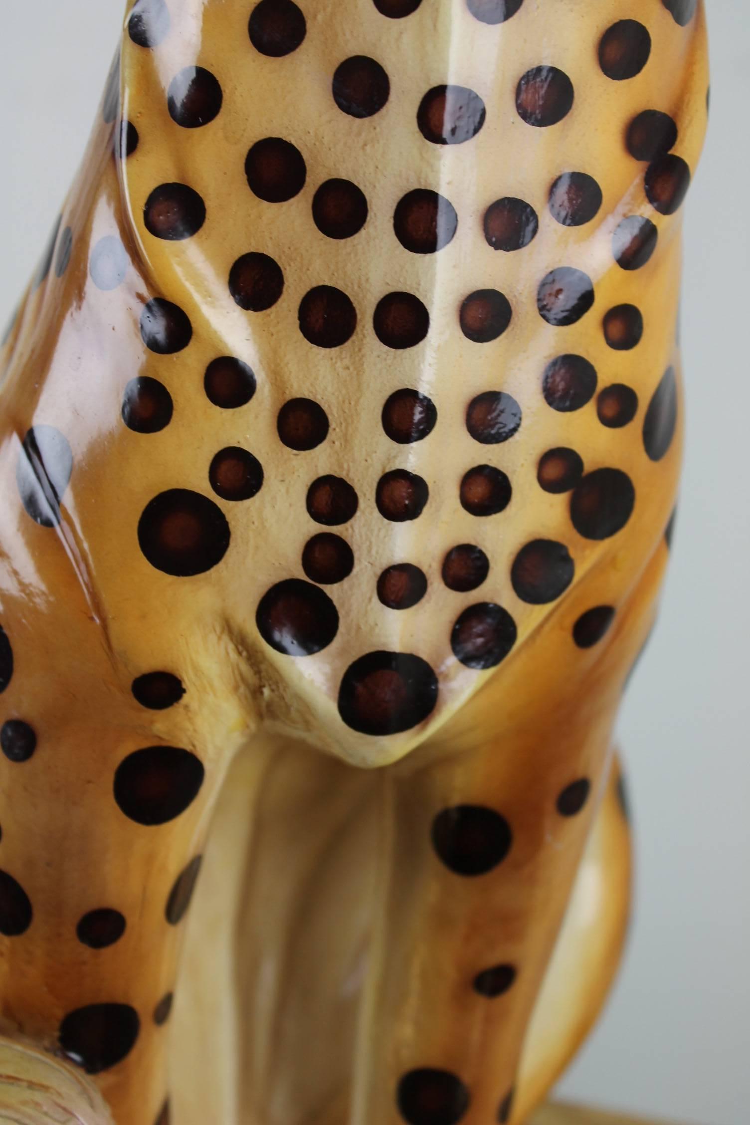 Mid-20th Century Hand-Painted Cheetah Ceramic Sculpture In Excellent Condition In Antwerp, BE