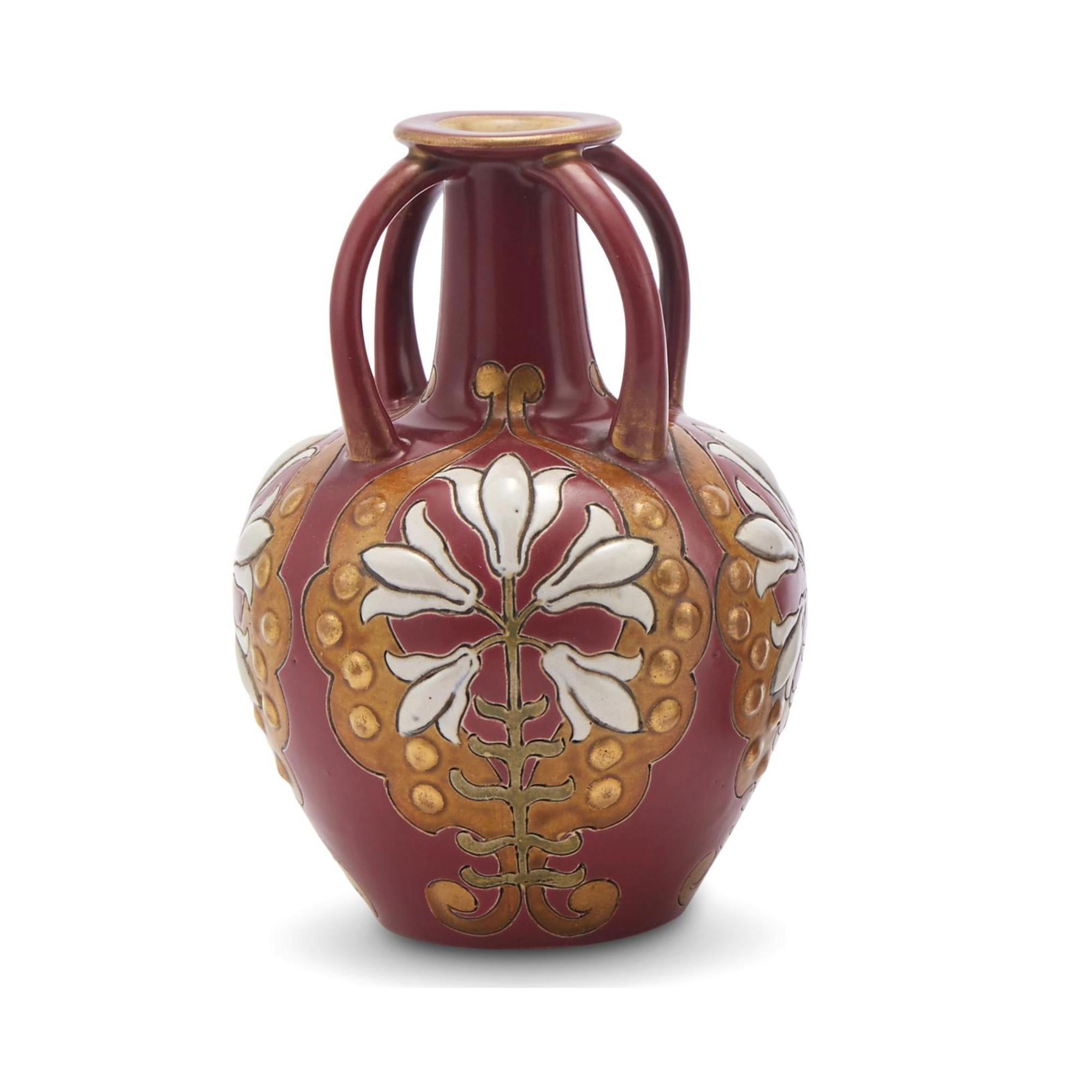 Paire de vases décoratifs peints à la main et décorés au milieu du 20e siècle en vente 1