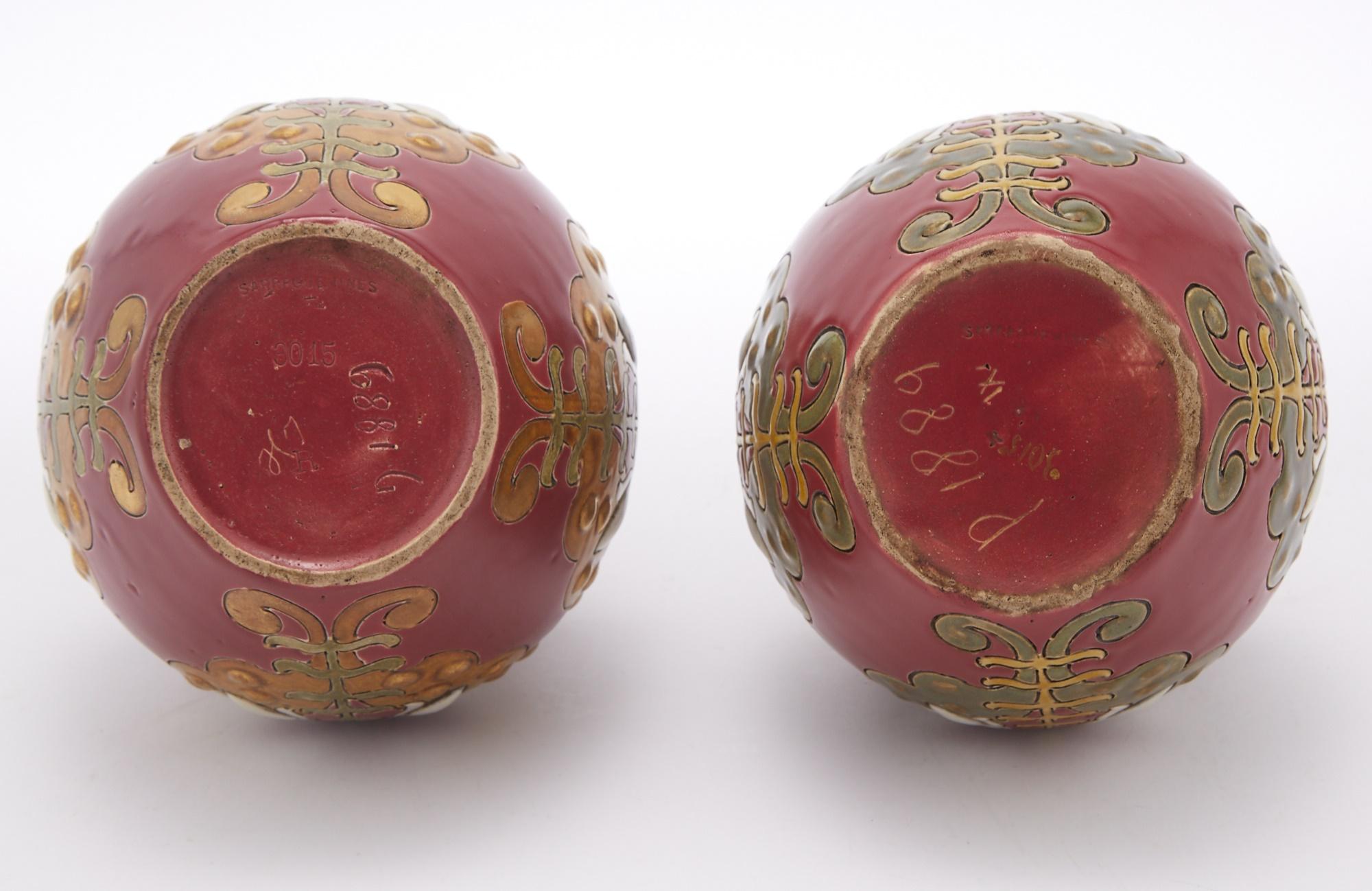 Mid 20th century Hand-Painted / decorated Pair Decorative Vases For Sale 2