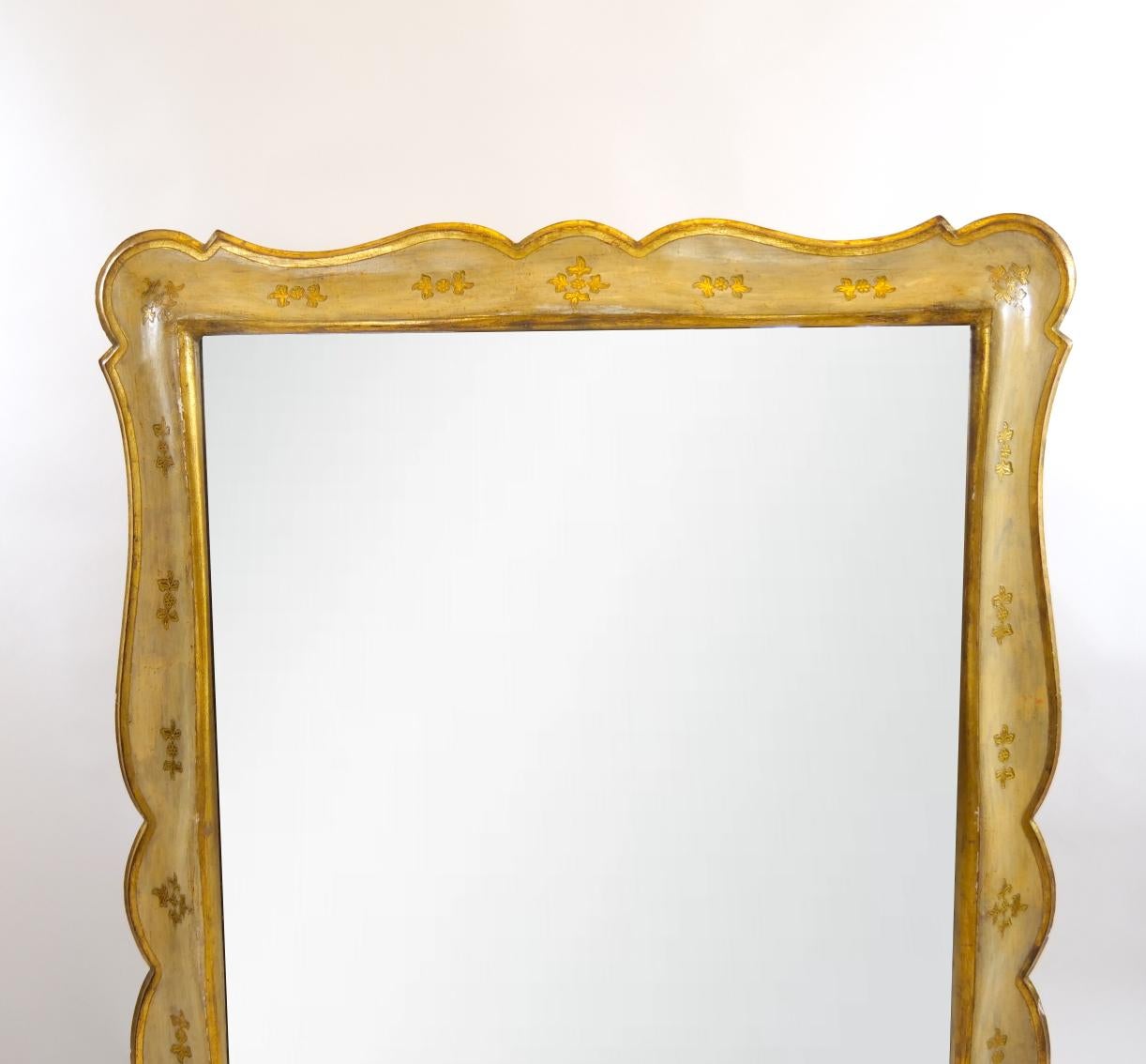 Hand-Carved Mid-20th Century Hand Painted Frame Decorative Wall Mirror