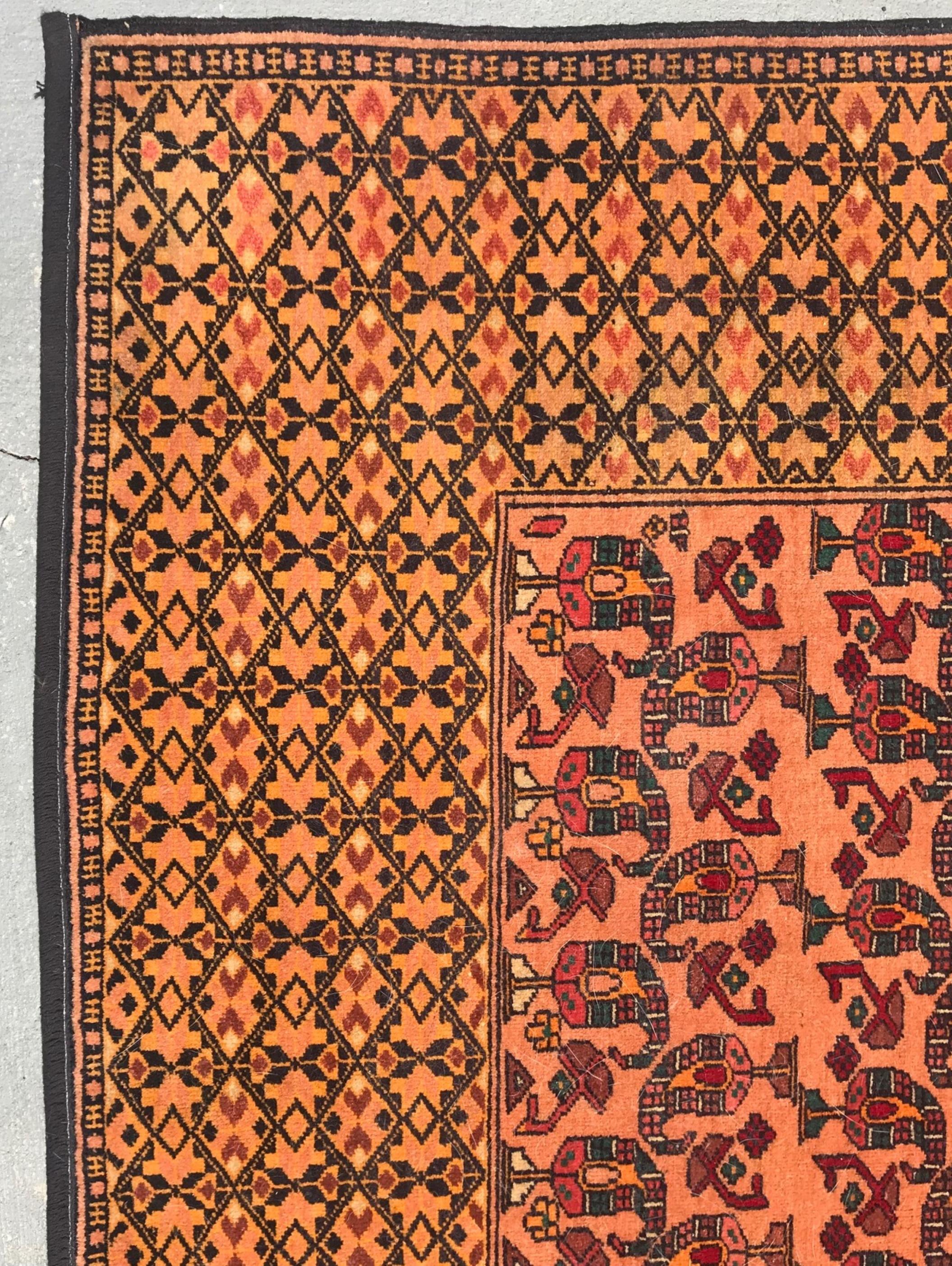Mid 20th Century Hand Woven Persian Bashir Rug In Good Condition For Sale In Vero Beach, FL