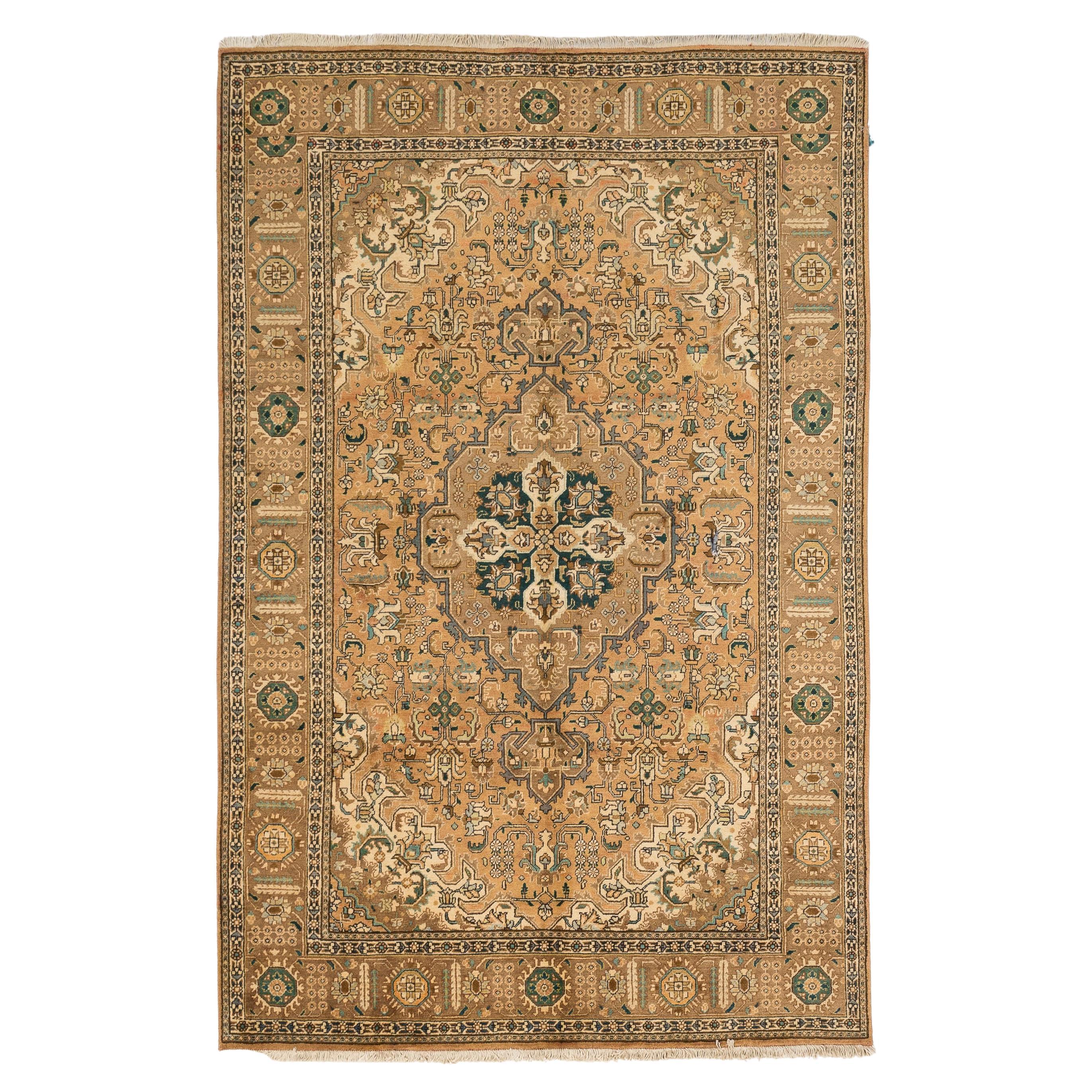 Mid-20th Century Hand-Woven Persian Rug Heriz Design For Sale