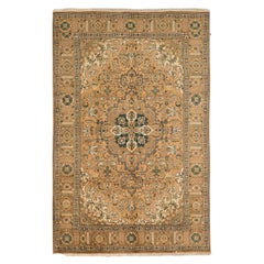 Retro Mid-20th Century Hand-Woven Persian Rug Heriz Design