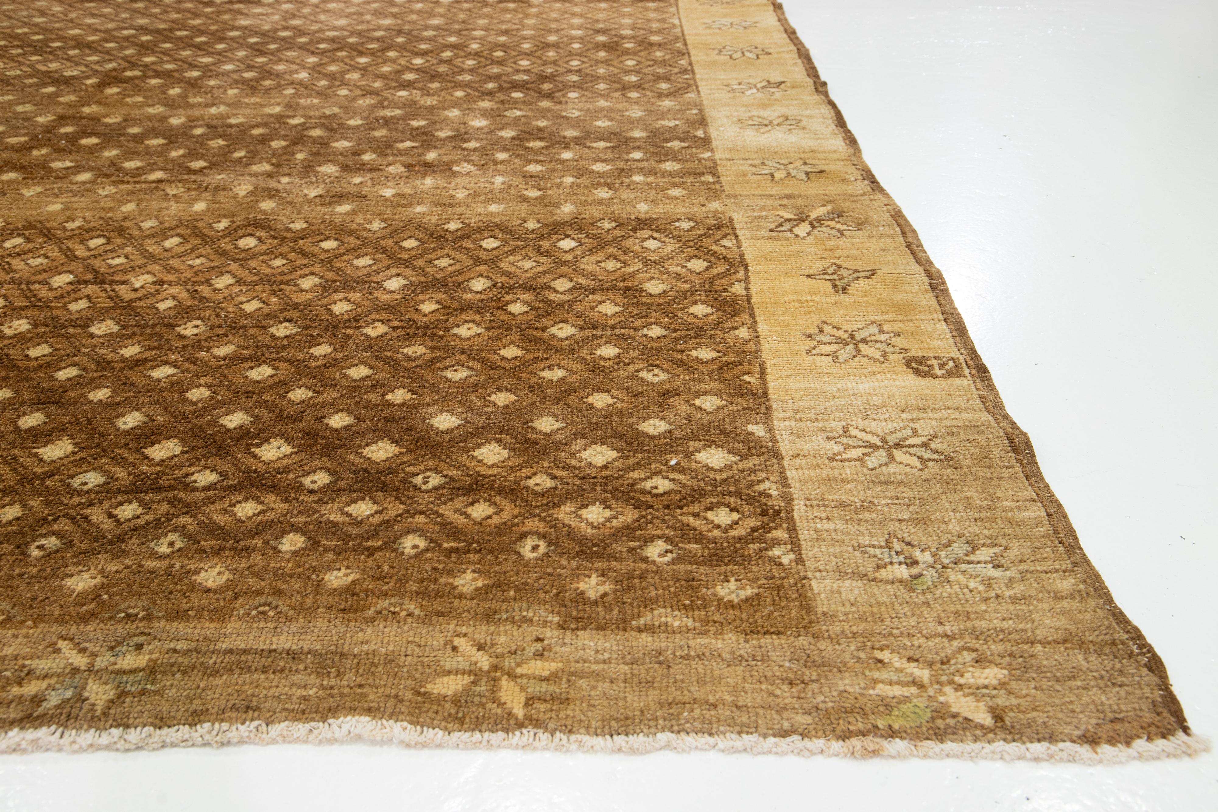 Mid-20th Century Handcrafted Brown Vintage Anatolian Kars Wool Rug For Sale 7