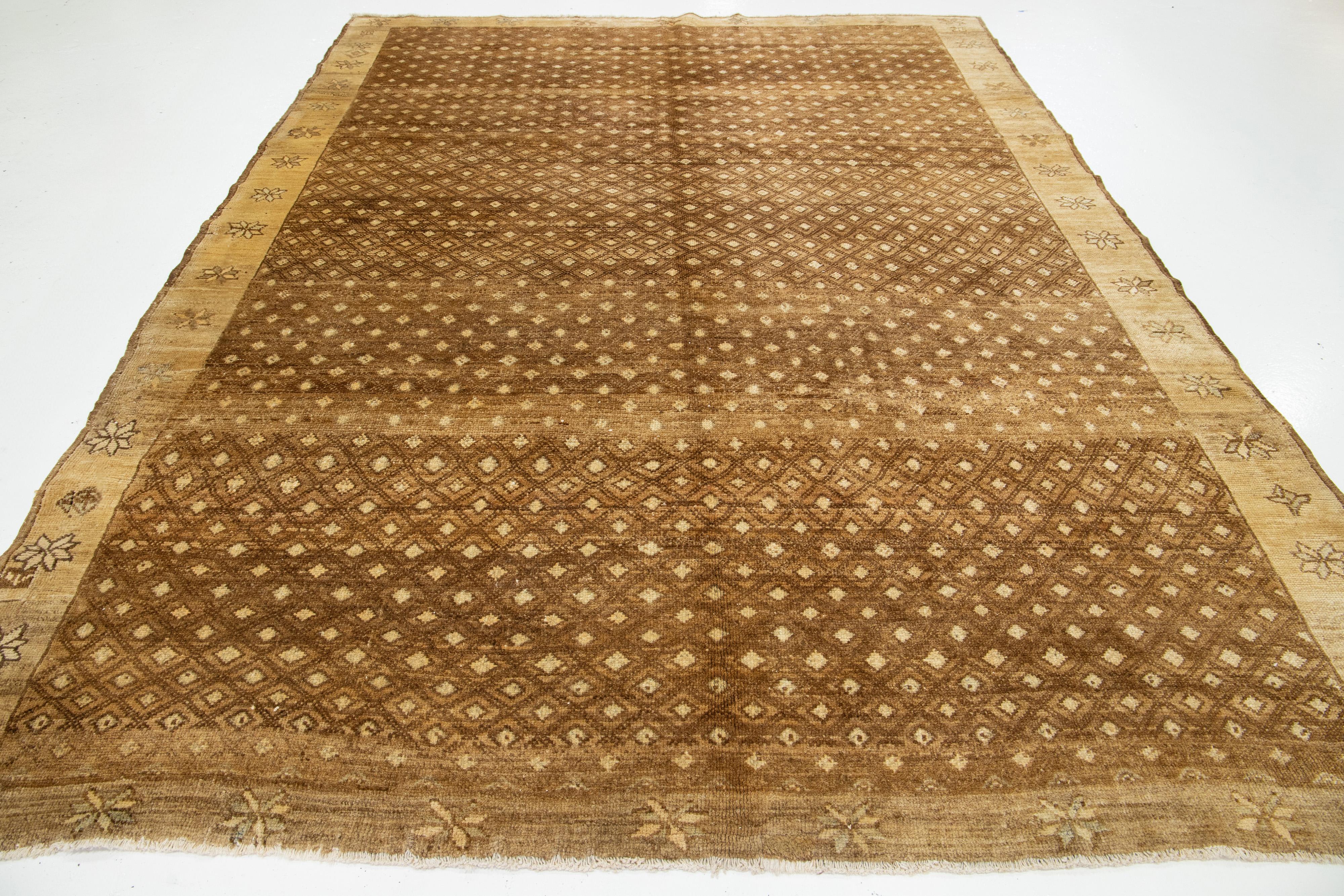 Mid-20th Century Handcrafted Brown Vintage Anatolian Kars Wool Rug For Sale 10
