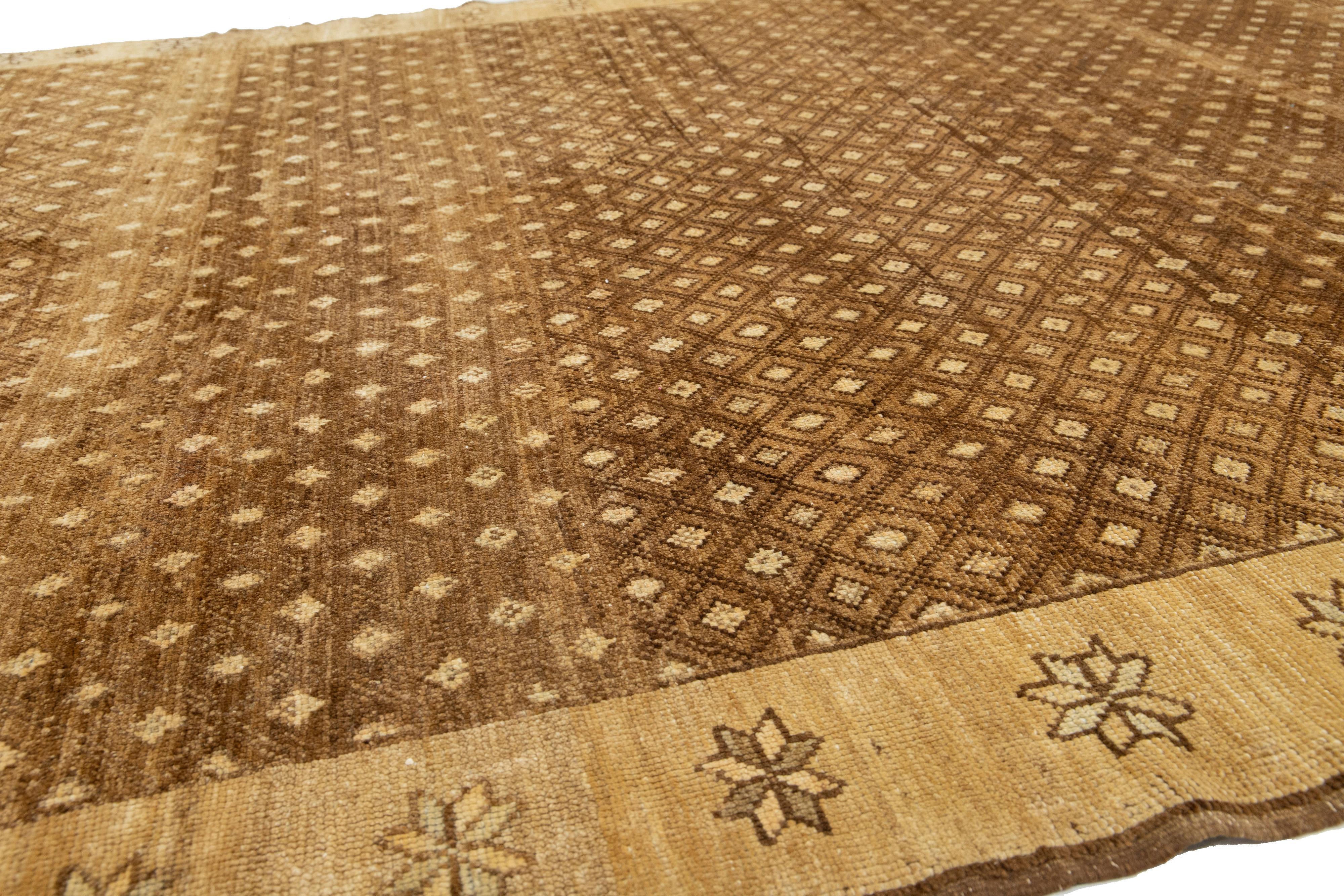 Mid-20th Century Handcrafted Brown Vintage Anatolian Kars Wool Rug For Sale 14