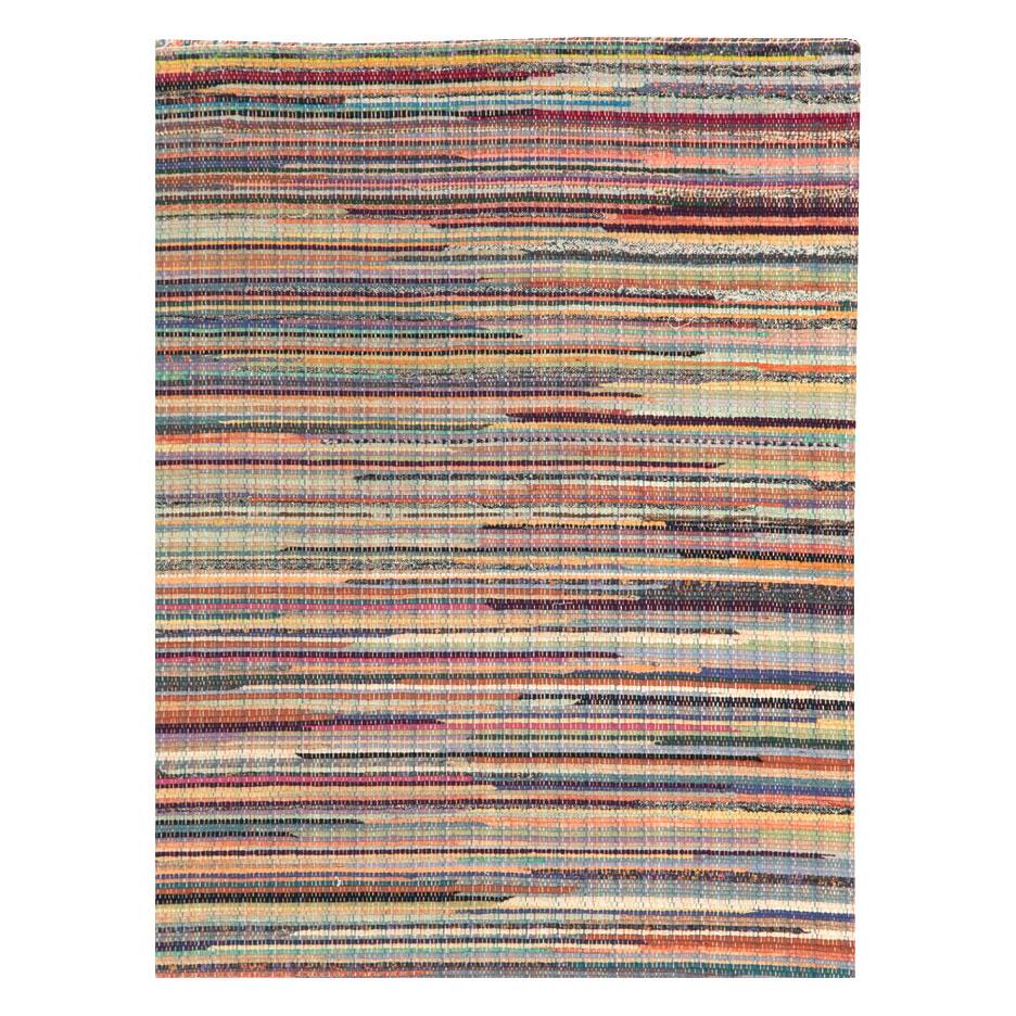 Mitte des 20. Jahrhunderts handgefertigter amerikanischer Folk-Rag-Teppich (Volkskunst) im Angebot