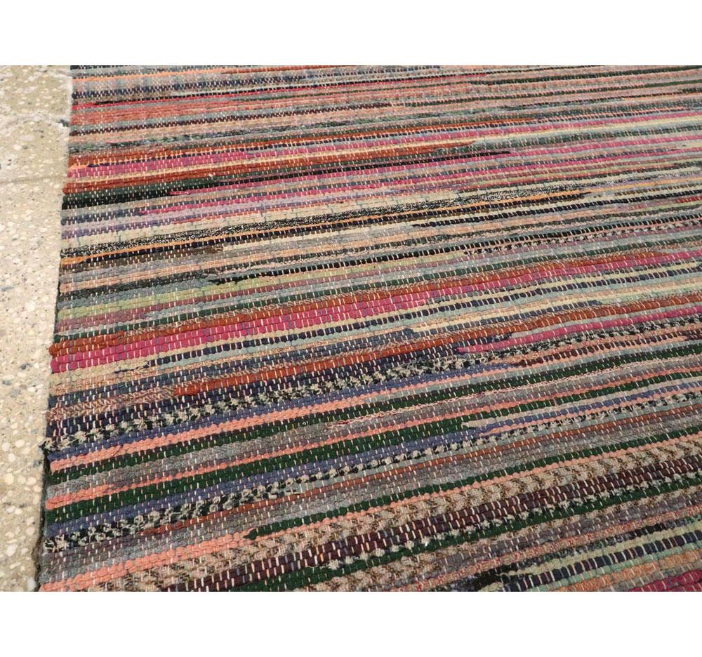 Mitte des 20. Jahrhunderts handgefertigter amerikanischer Folk-Rag-Teppich (Wolle) im Angebot