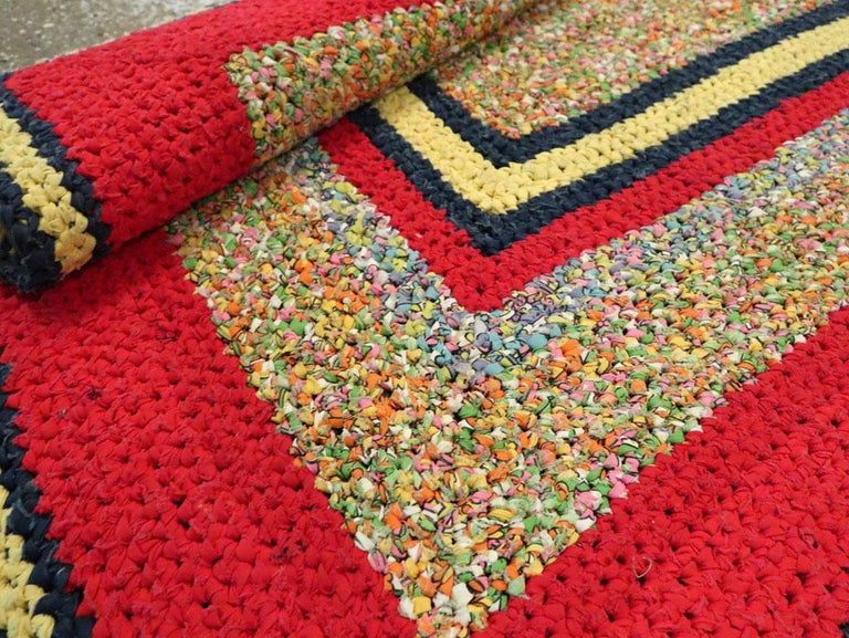 Mid20th Century Handmade American Rag Throw Rug For Sale at 1stDibs