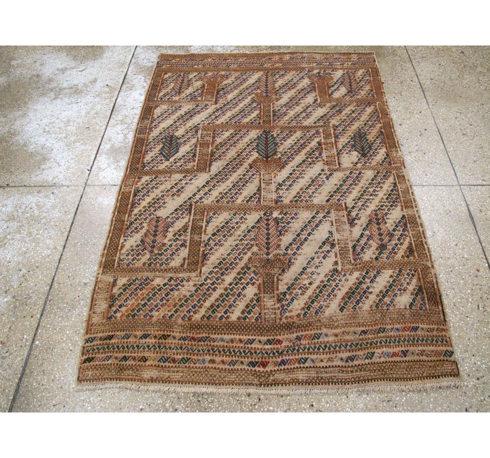 Hand-Woven Mid-20th Century Handmade Caucasian Flatweave Verneh Throw Rug For Sale