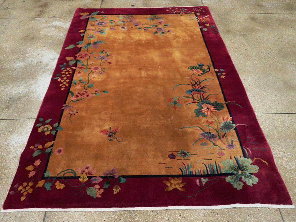 Handgefertigter chinesischer Art-déco-Akzent-Teppich aus der Mitte des 20. Jahrhunderts (Chinesisch) im Angebot