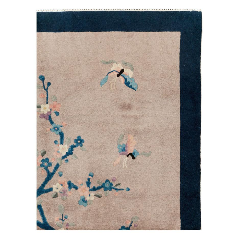 Tapis d'accent Art déco chinois vintage, fabriqué à la main au milieu du 20e siècle.

Mesures : 4' 3