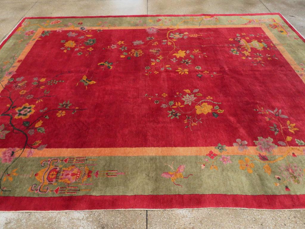 Handgefertigter chinesischer Art-déco-Teppich in Zimmergröße, Mitte des 20. Jahrhunderts (Wolle) im Angebot